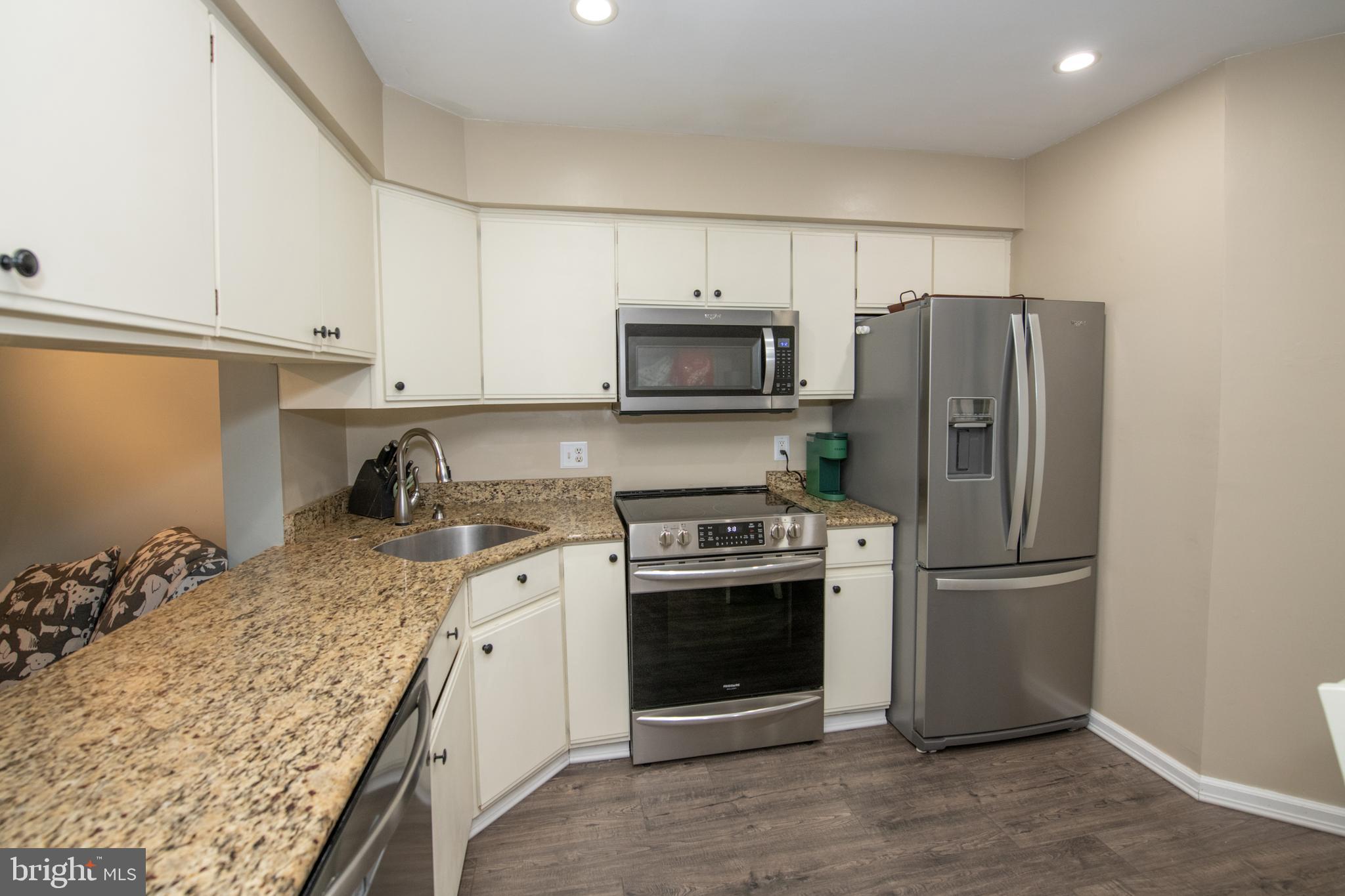 SAW MILL VALLEY - Residential