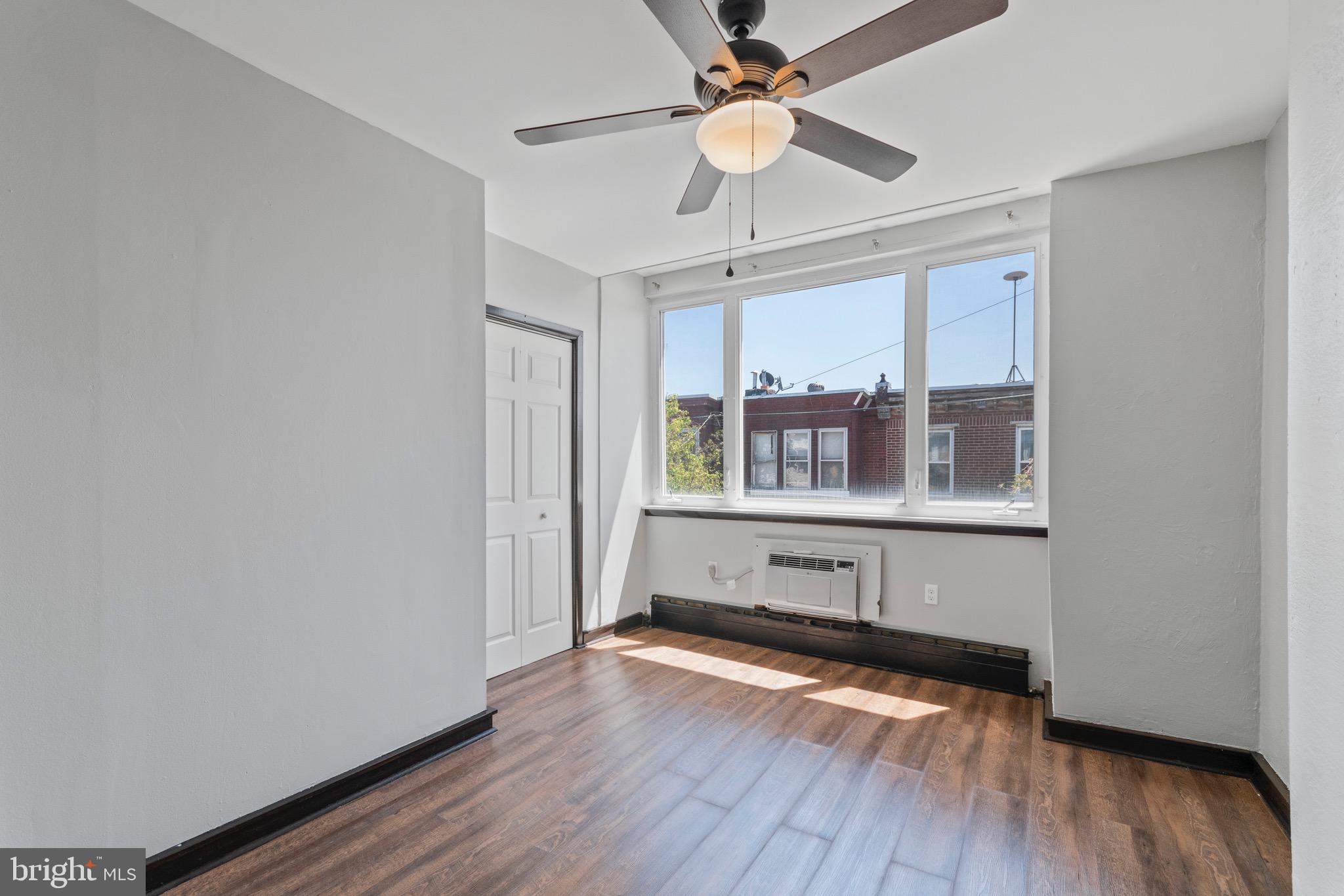 PORT RICHMOND - Residential Lease