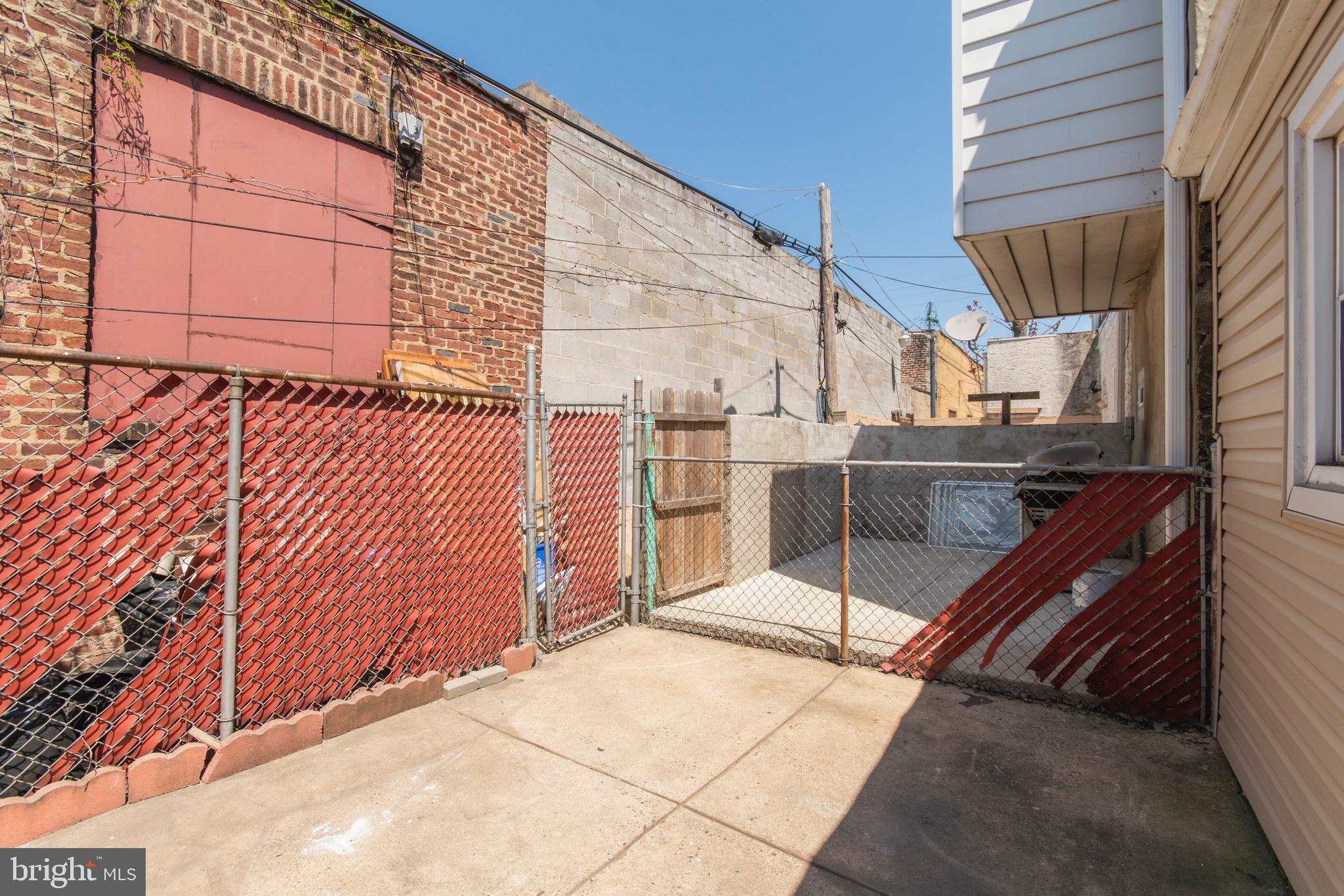 PORT RICHMOND - Residential Lease