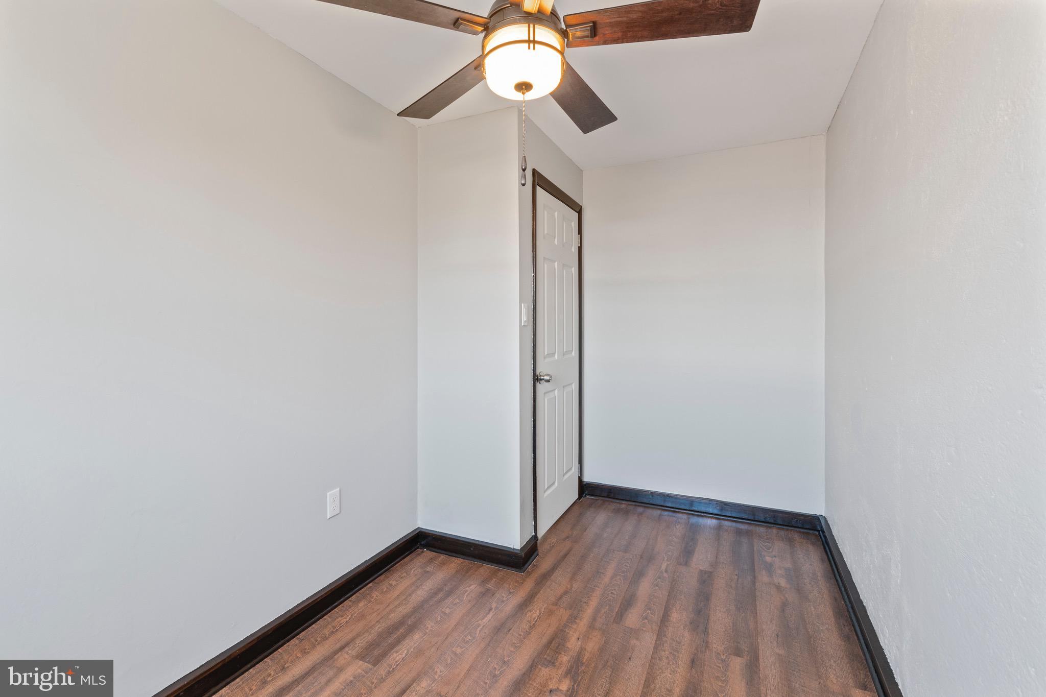 PORT RICHMOND - Residential Lease