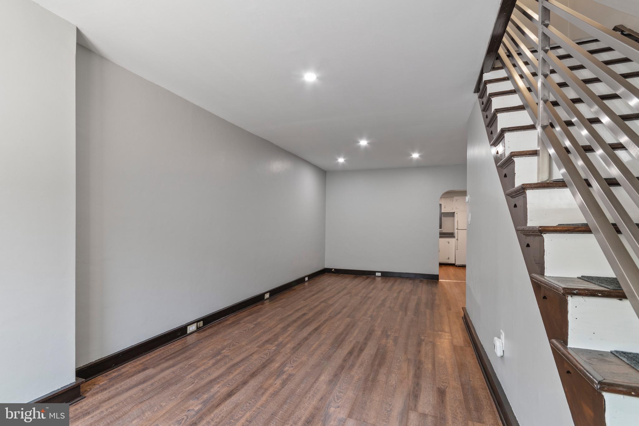 PORT RICHMOND - Residential Lease