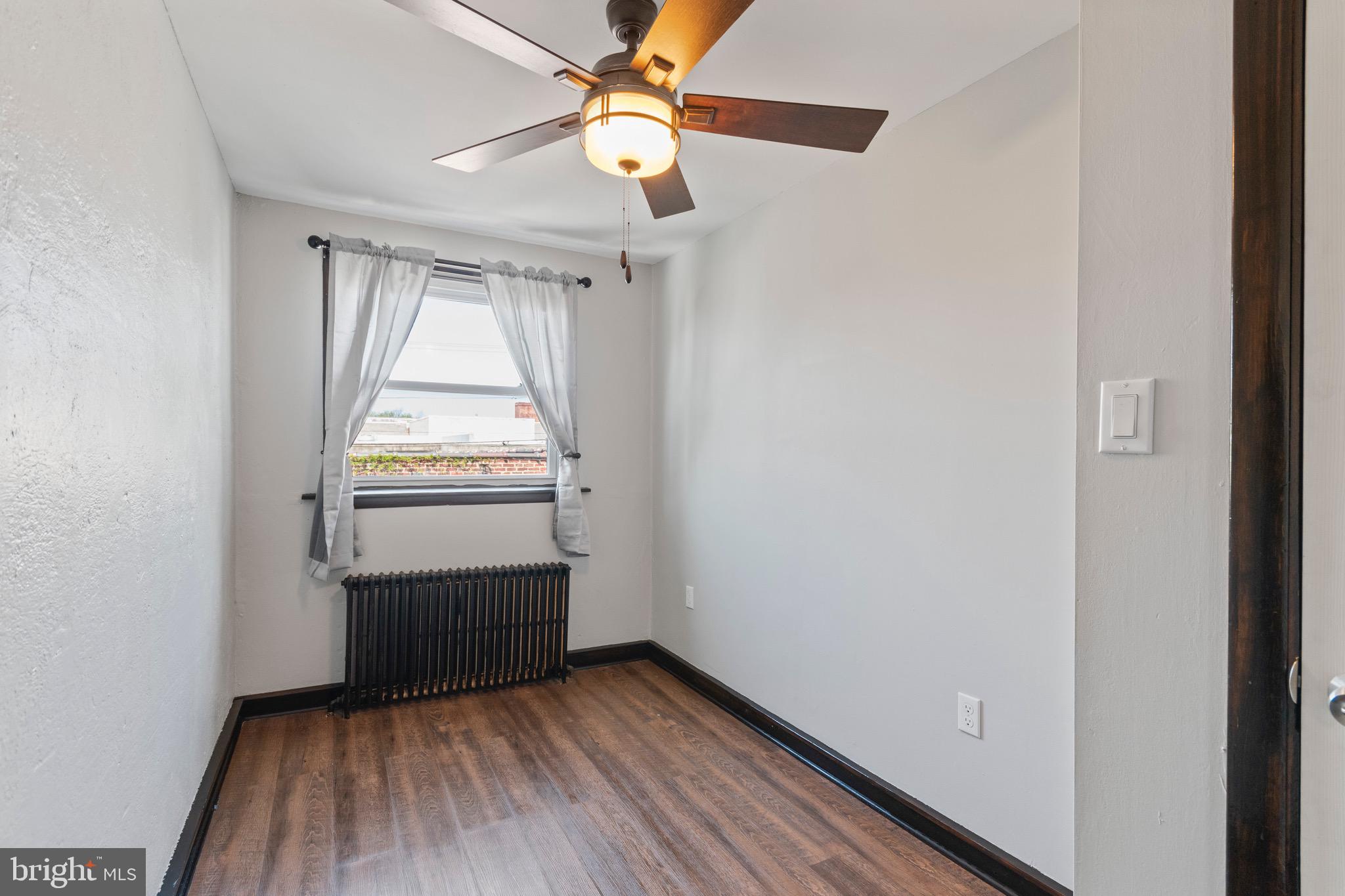 PORT RICHMOND - Residential Lease