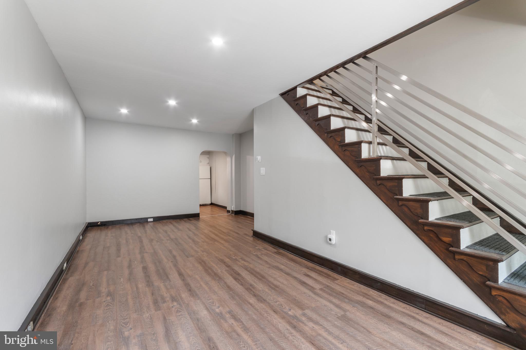 PORT RICHMOND - Residential Lease