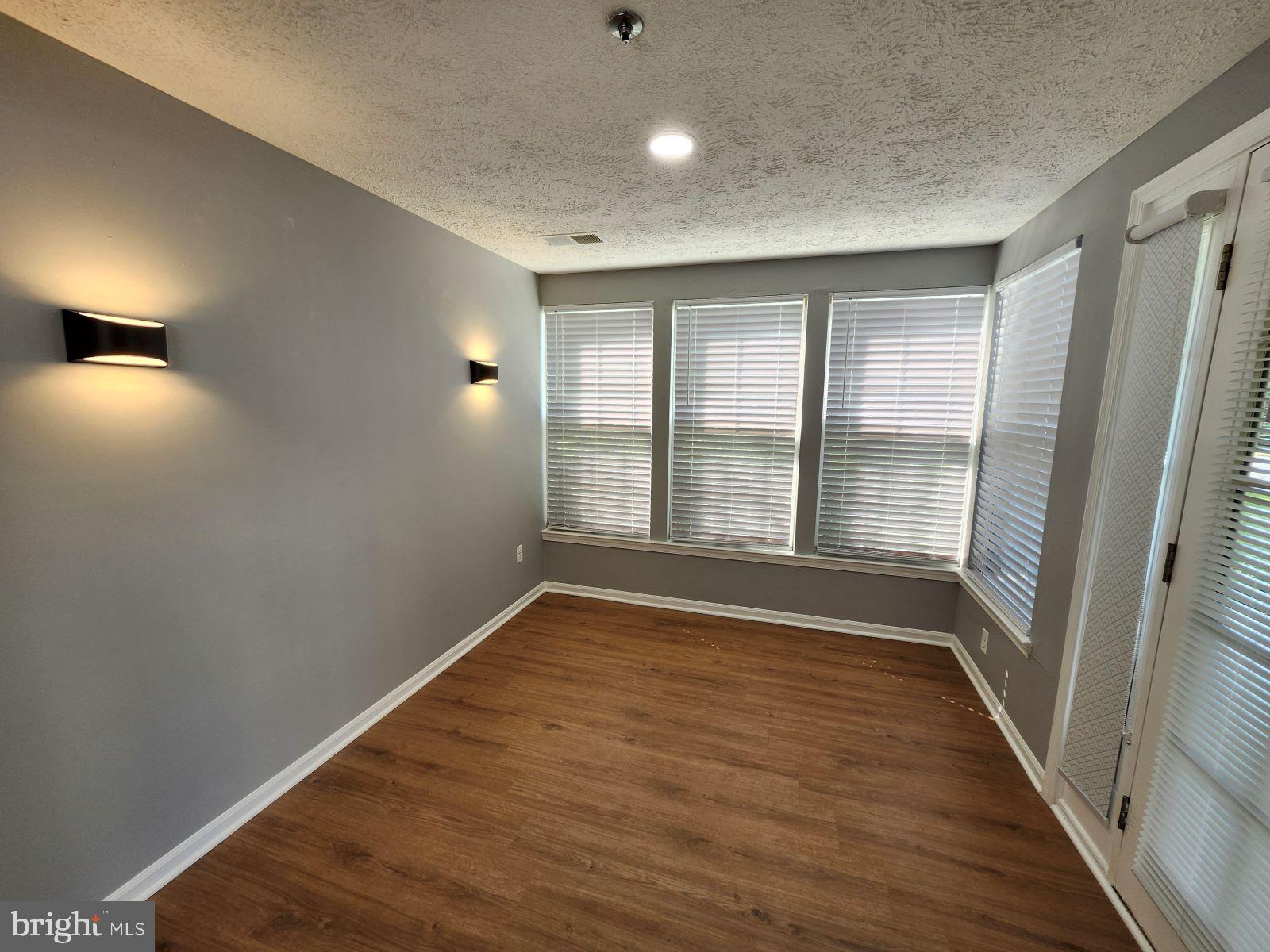 SHERBROOKE CONDO - Residential Lease