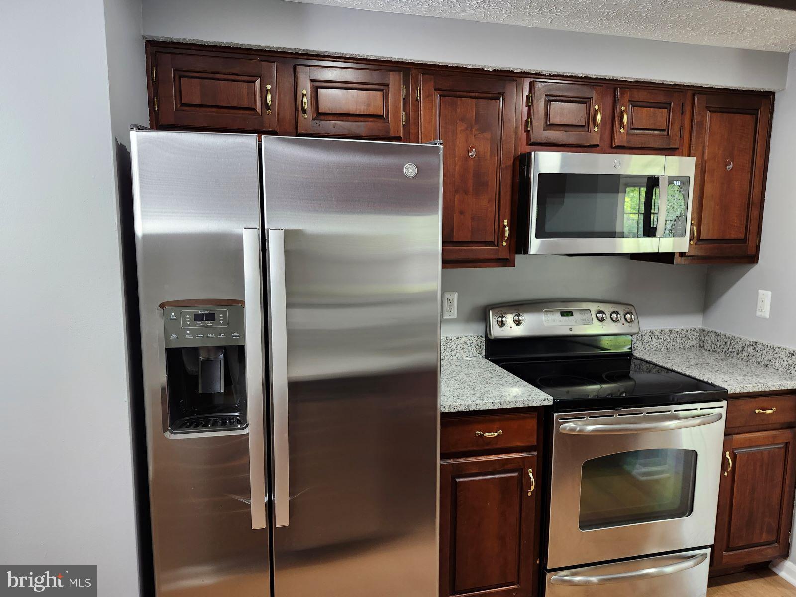 SHERBROOKE CONDO - Residential Lease