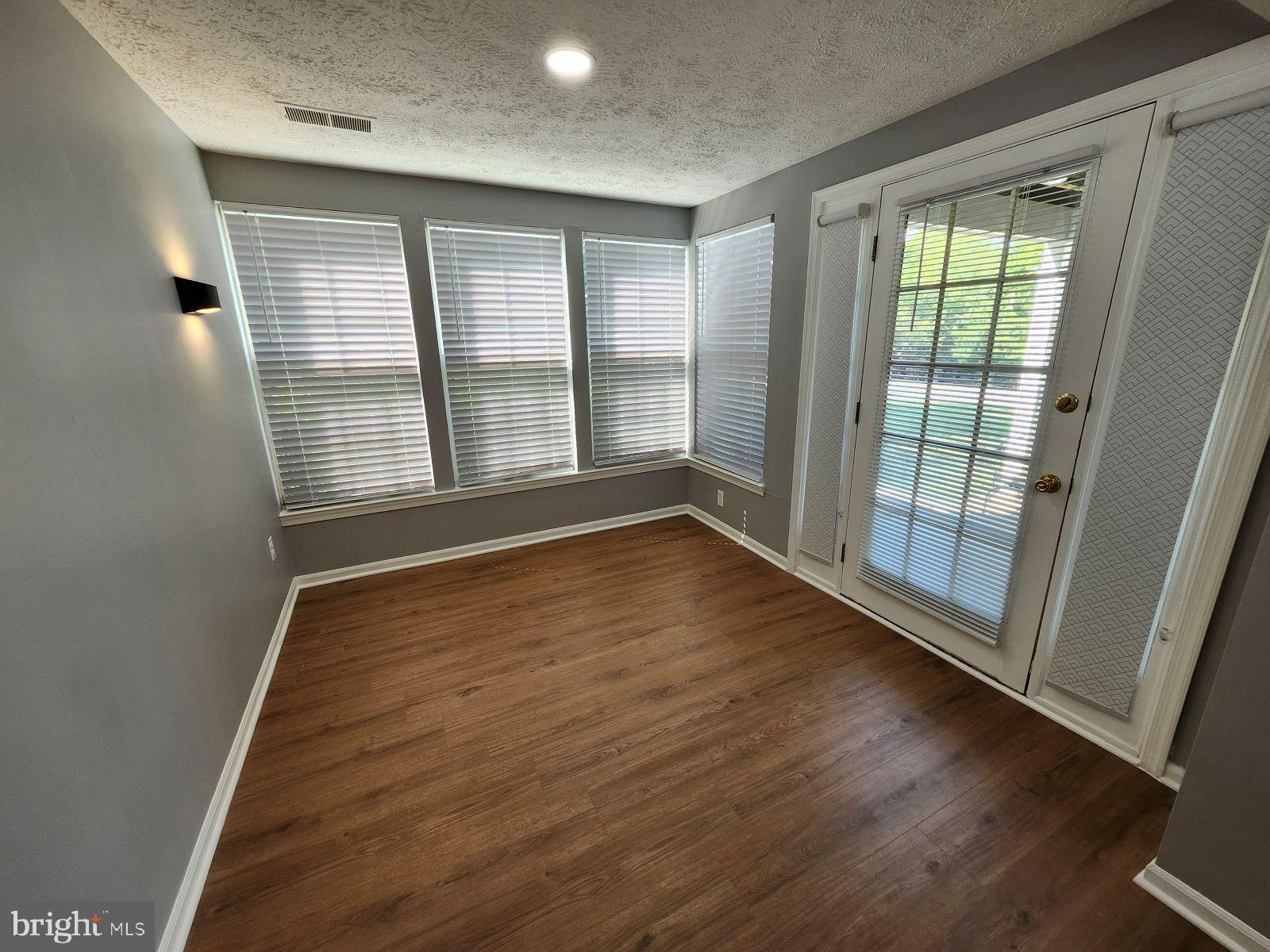 SHERBROOKE CONDO - Residential Lease