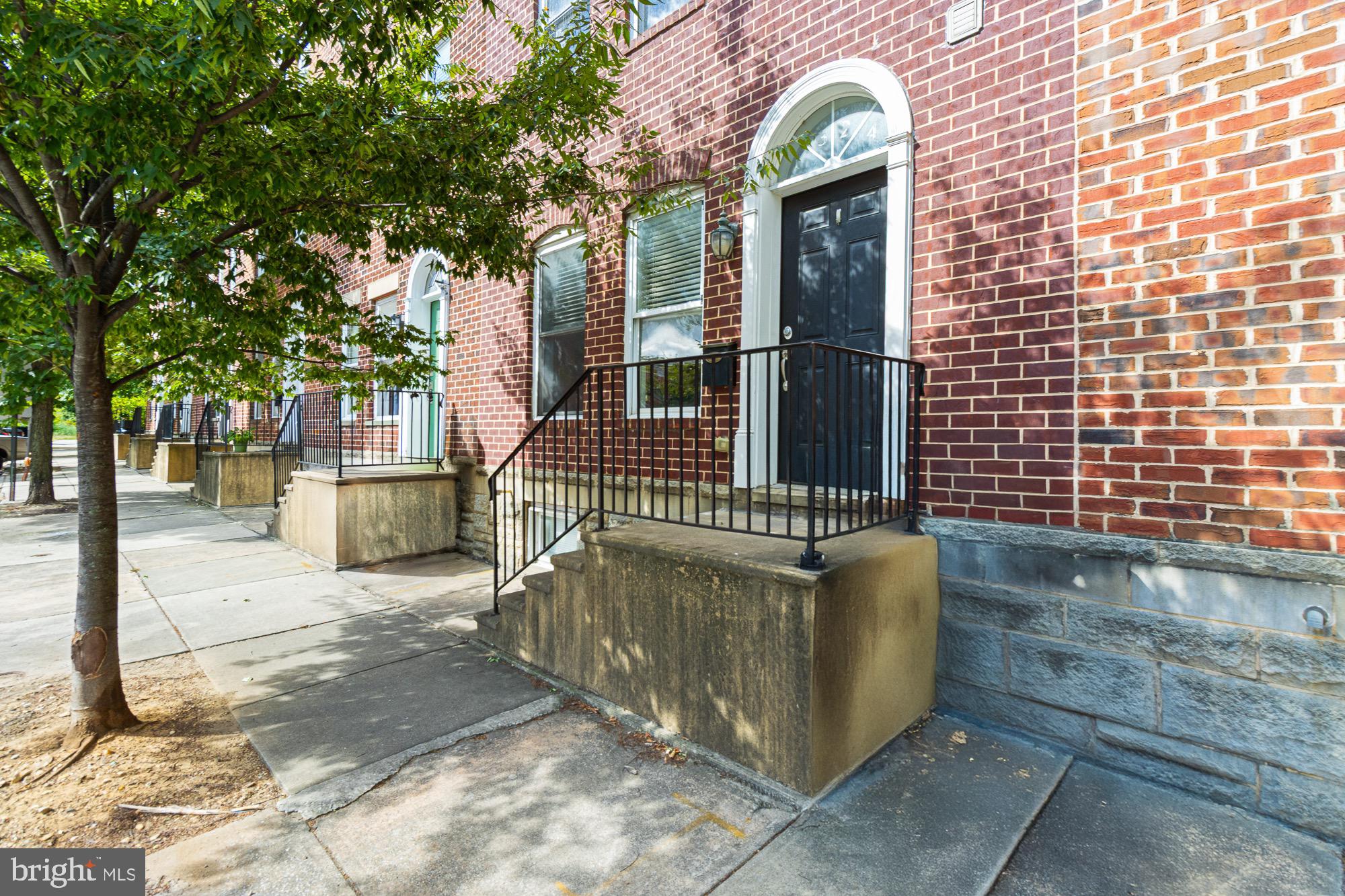 Large home in Federal Hill with and enclosed patio space that is great for dogs or barbecues, 2 car garage, roof top deck, 4 bedrooms, 4.5 baths, finished basement with 9 ft ceilings, lots of light, hardwood floors, custom built ins, wet bars, and more. Lots of entertaining space throughout the house, extra office space or rec room in the loft. Living room has a lovely gas fireplace. 3rd car parking behind the garage, and so much more, a truly must see! Multi zone hvac that has been updated. Great location, near the stadiums, museums, universities, hospitals, restaurants, bars, parks, Inner Harbor Promenade, and all the best Baltimore has to offer.