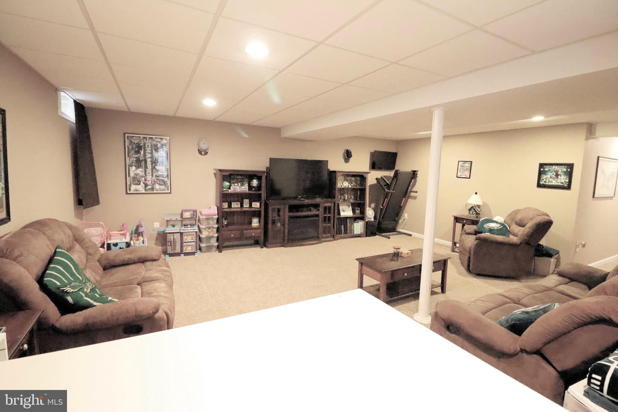 EAGLEVIEW ESTATES - Residential