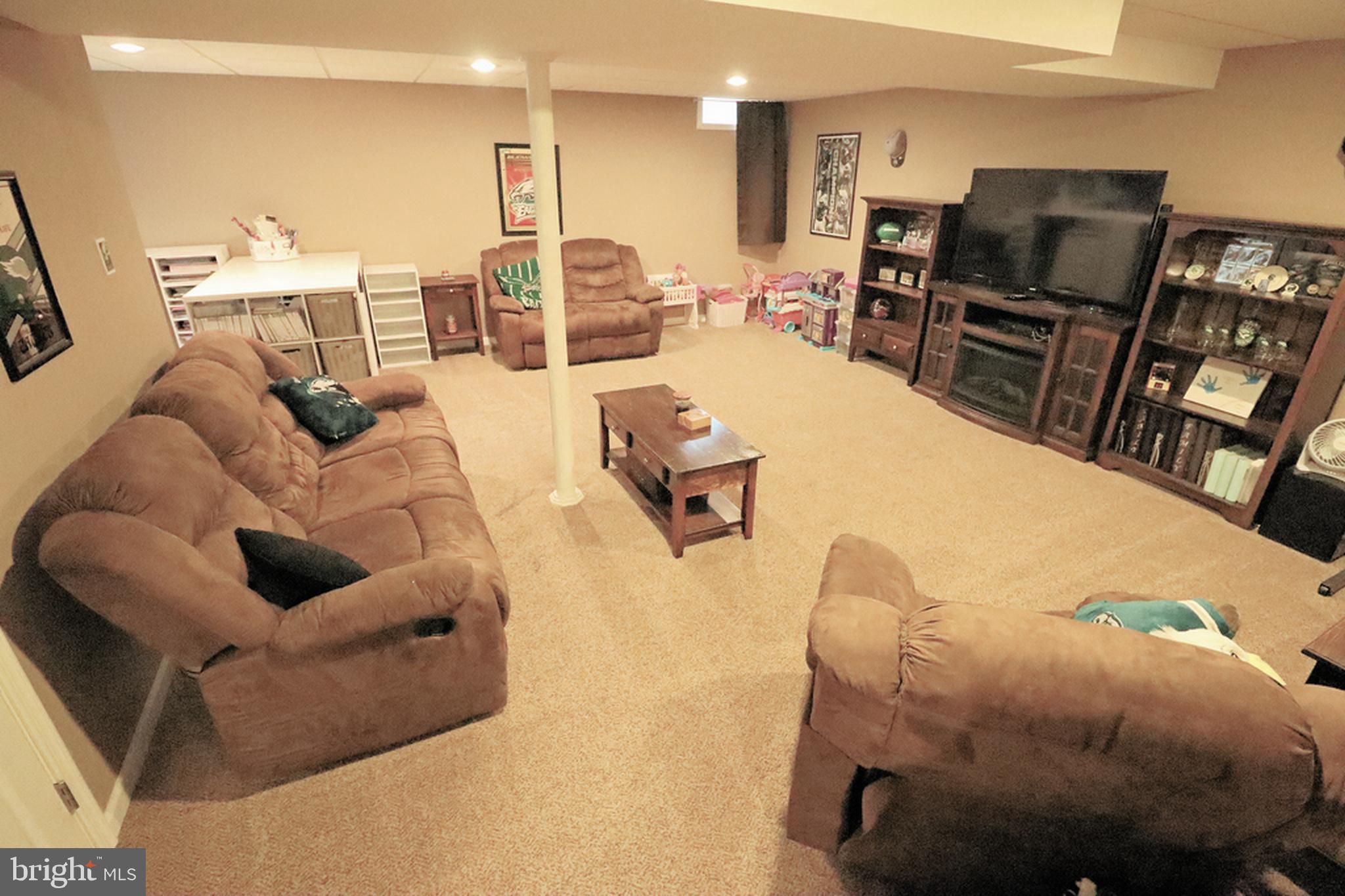 EAGLEVIEW ESTATES - Residential