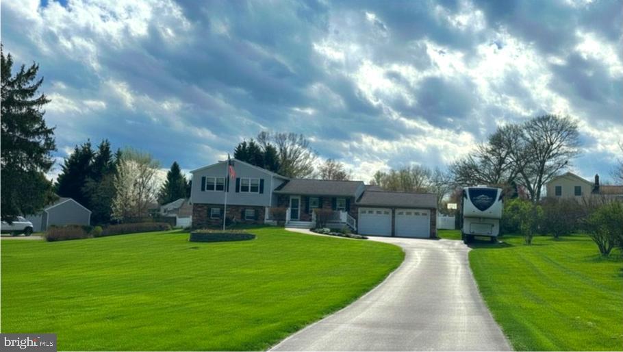 3412 BAYWOOD DRIVE