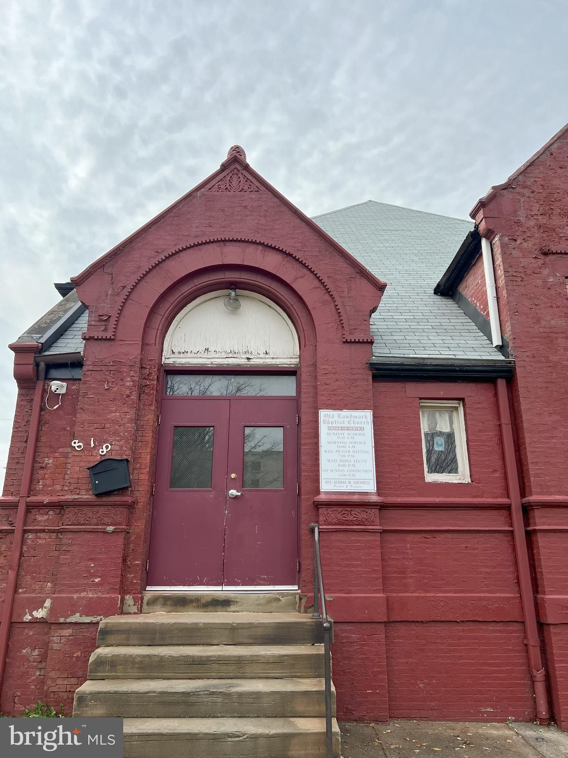 818 N BROADWAY