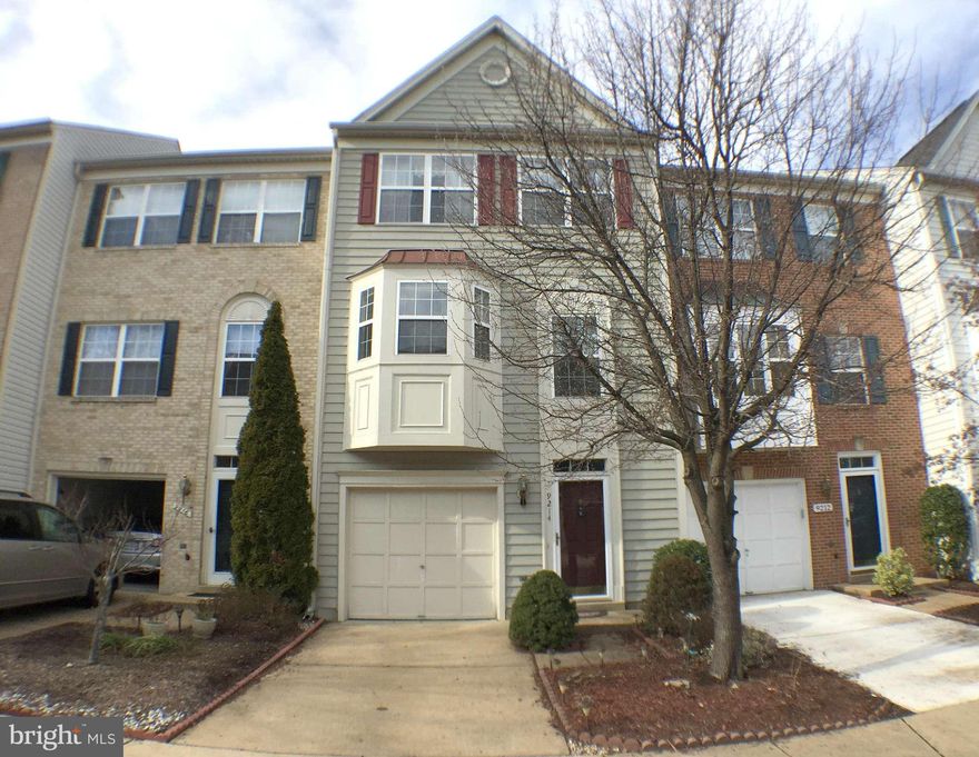 Spacious & clean 3BR/2FB/2HB townhouse AVAILABLE IMMEDIATELY near I-95/Ft Belvoir! Hardwood floors on main level, walk out finished basement w/gas fireplace, spacious kitchen, large primary bedroom w/walk-in closet, fenced 20'x20' yard, deck off living room, lots of storage, 1 car garage, community pool/tennis. NO SMOKERS/NO PETS. $50 app fee per adult. MUST HAVE MINIMUM 640 CREDIT SCORE.