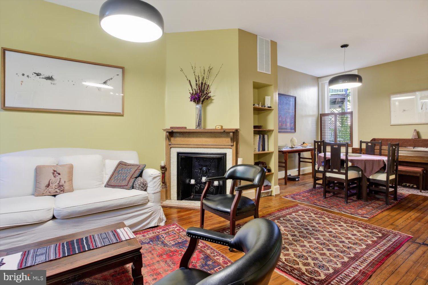 104 13TH STREET NE