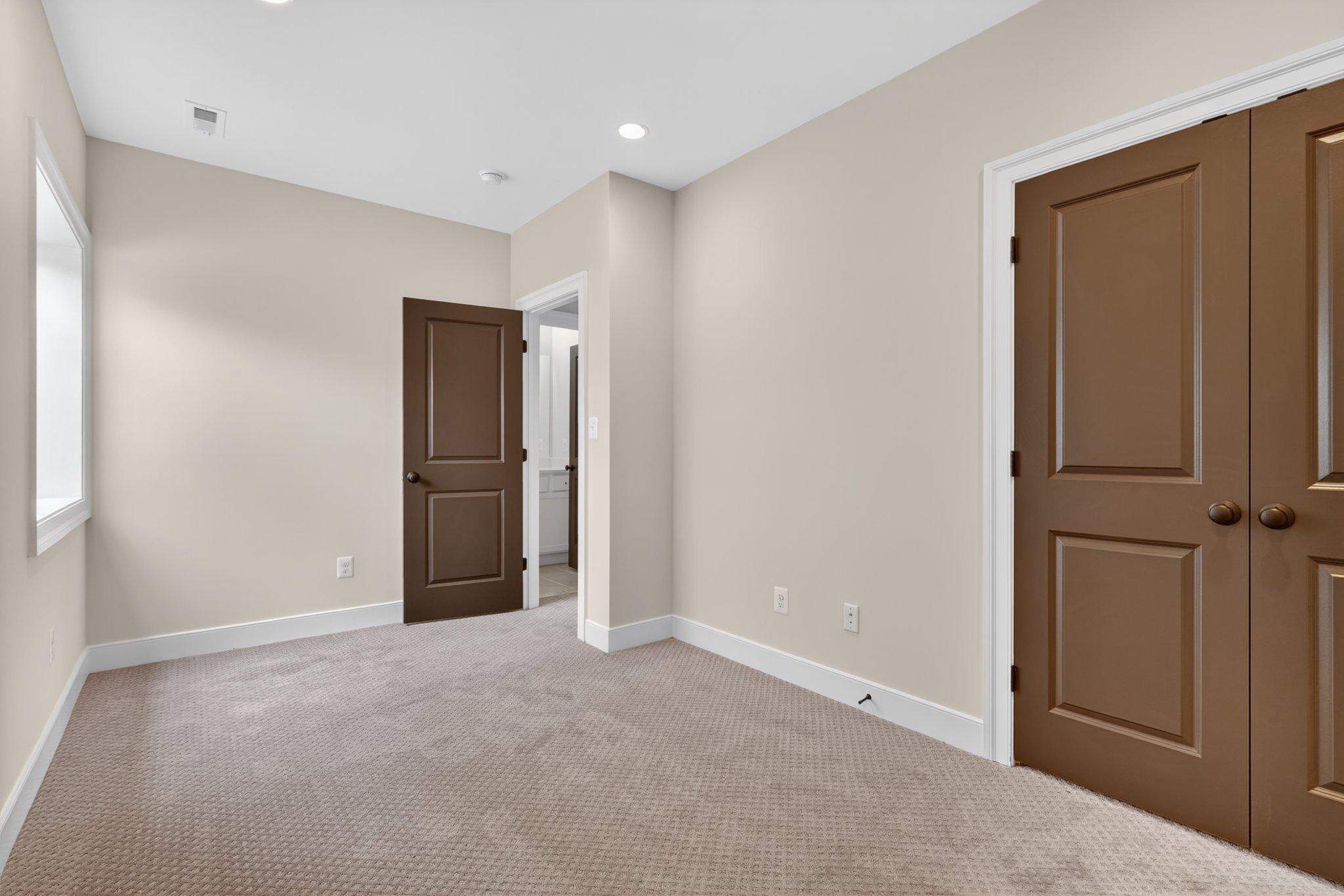 FALLS CHURCH PARK - Residential