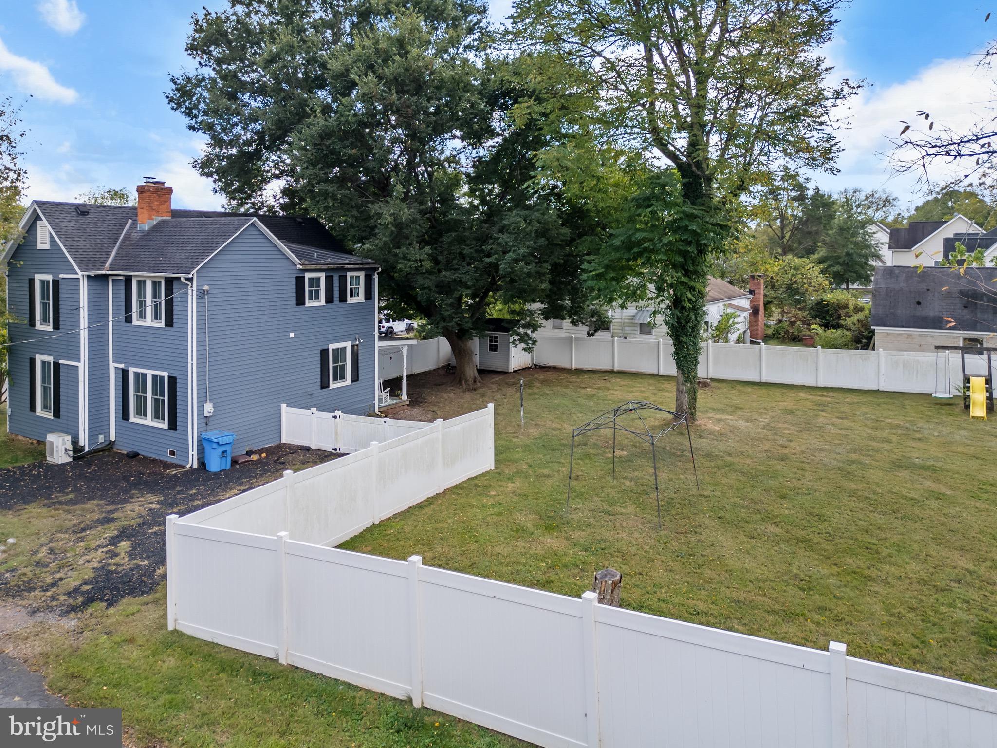 404 N FRANKLIN STREET