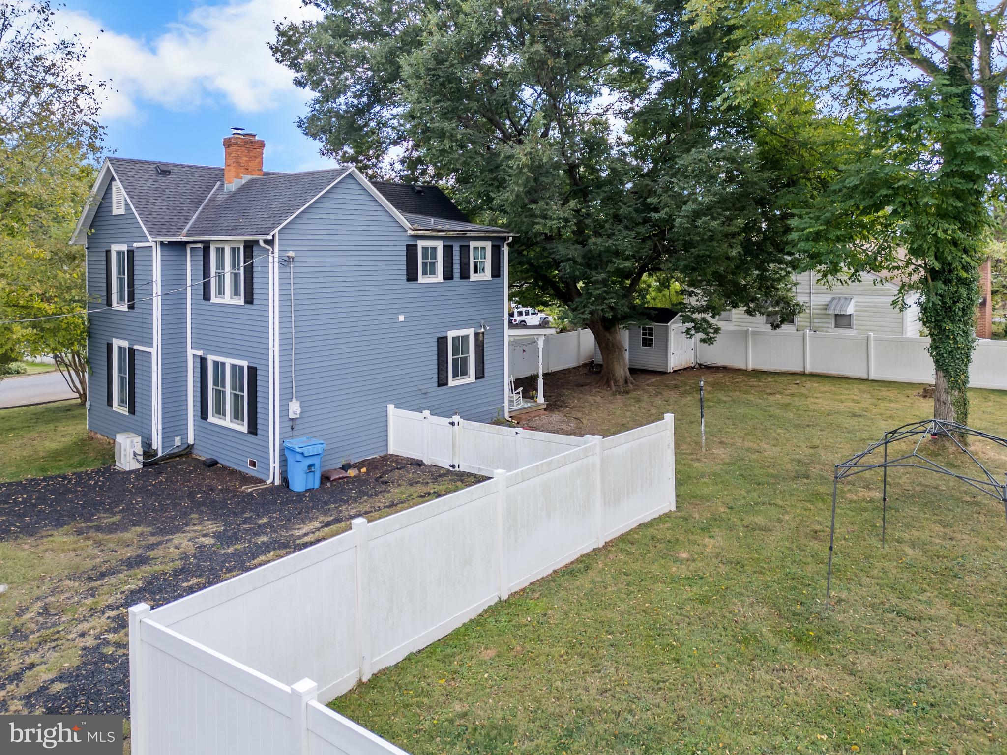 404 N FRANKLIN STREET