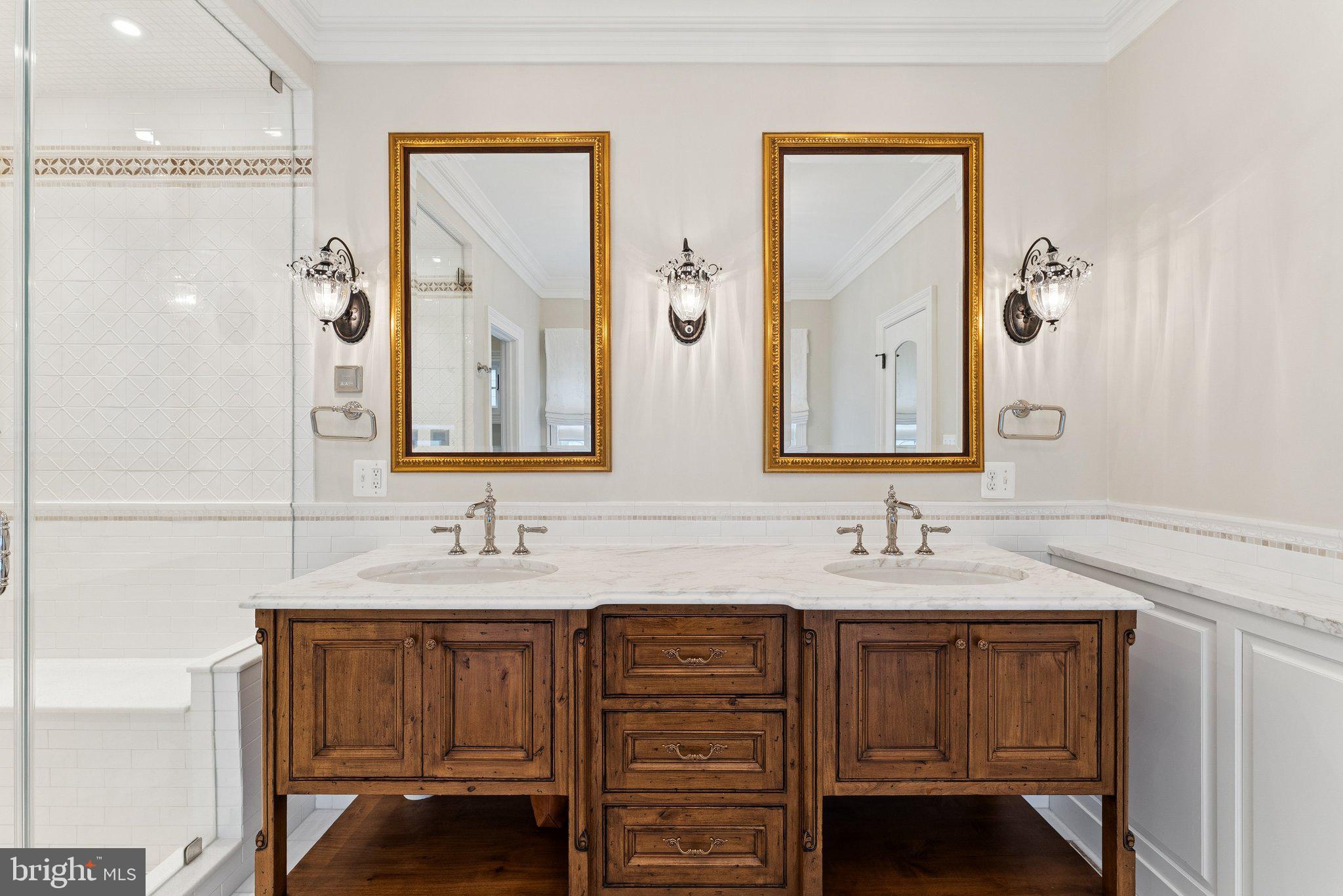 CLARENDON - Residential