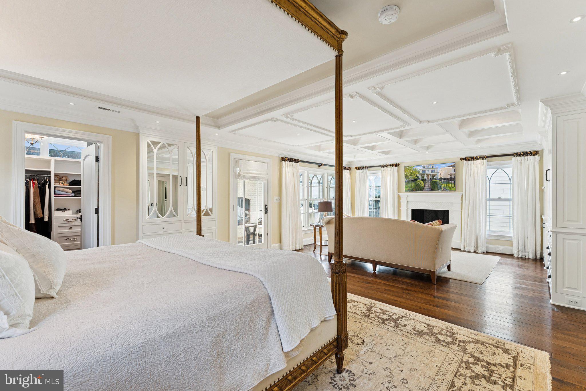 CLARENDON - Residential