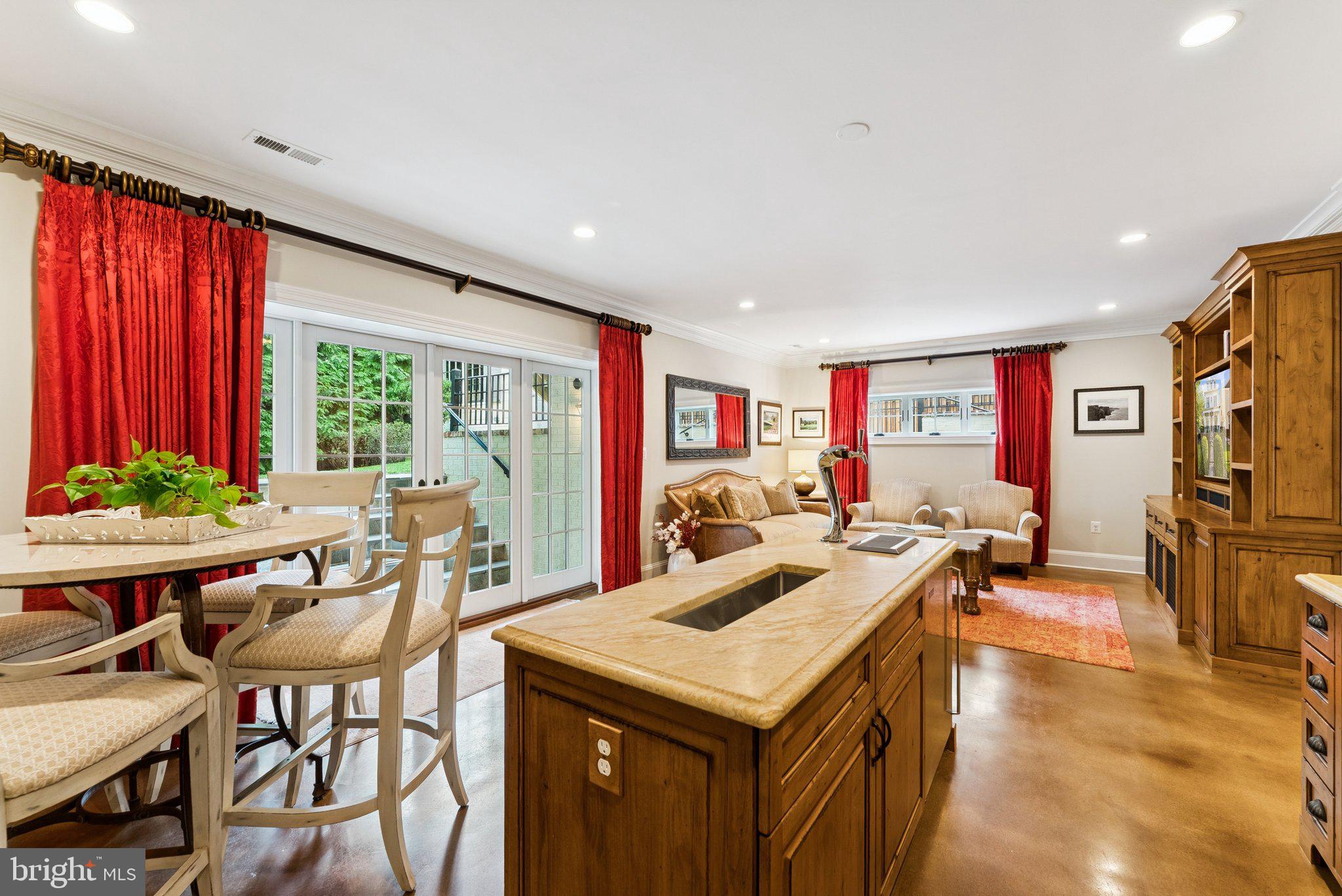 CLARENDON - Residential