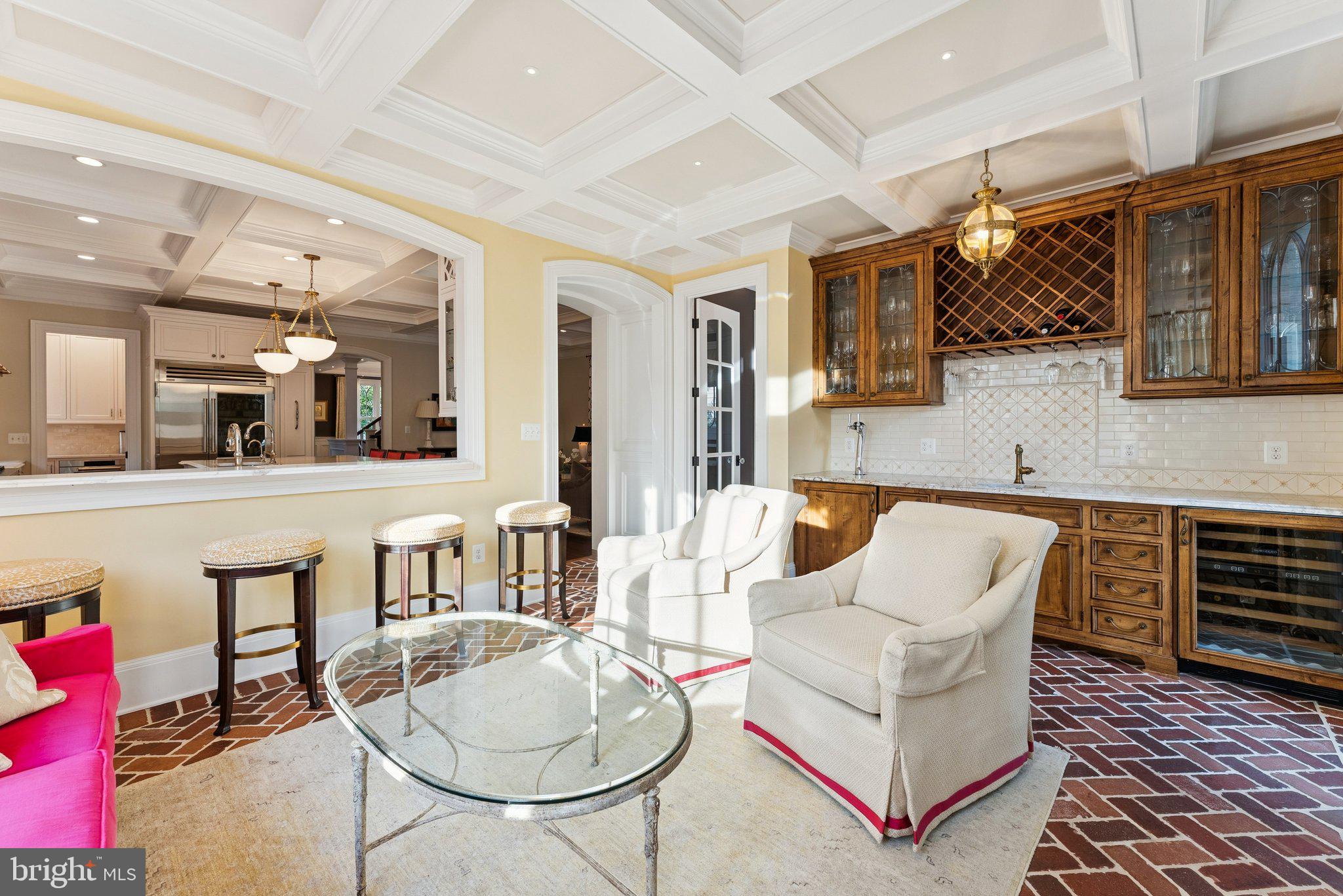 CLARENDON - Residential