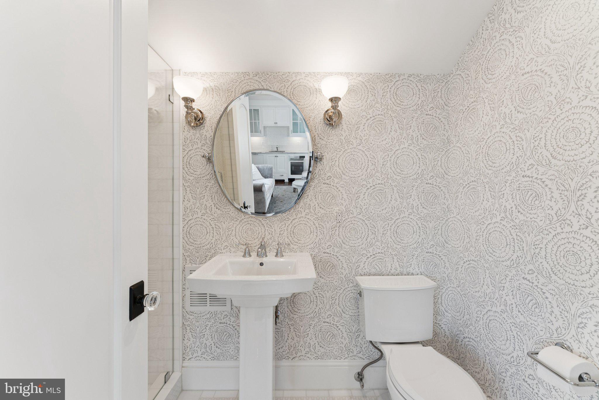 CLARENDON - Residential