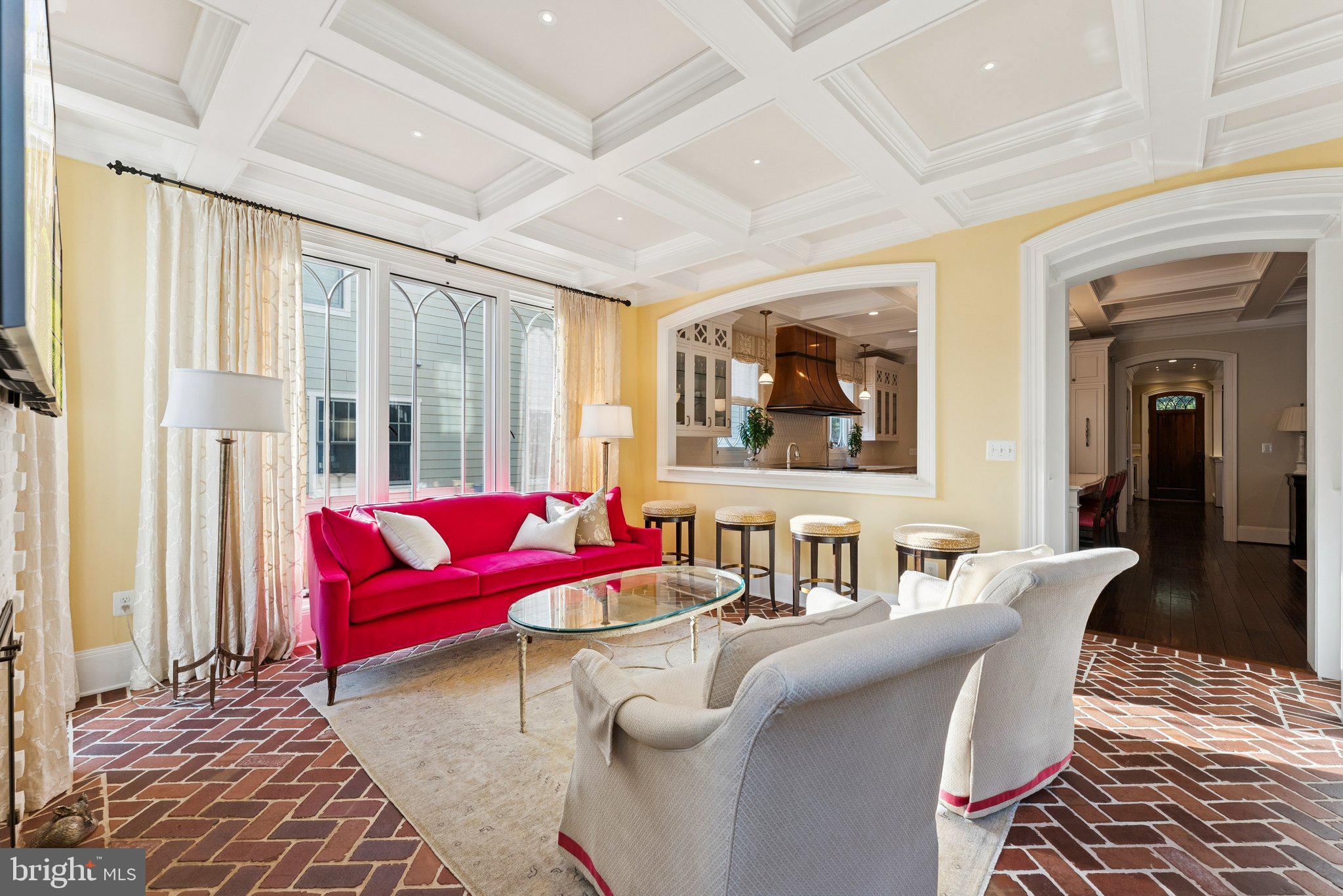 CLARENDON - Residential