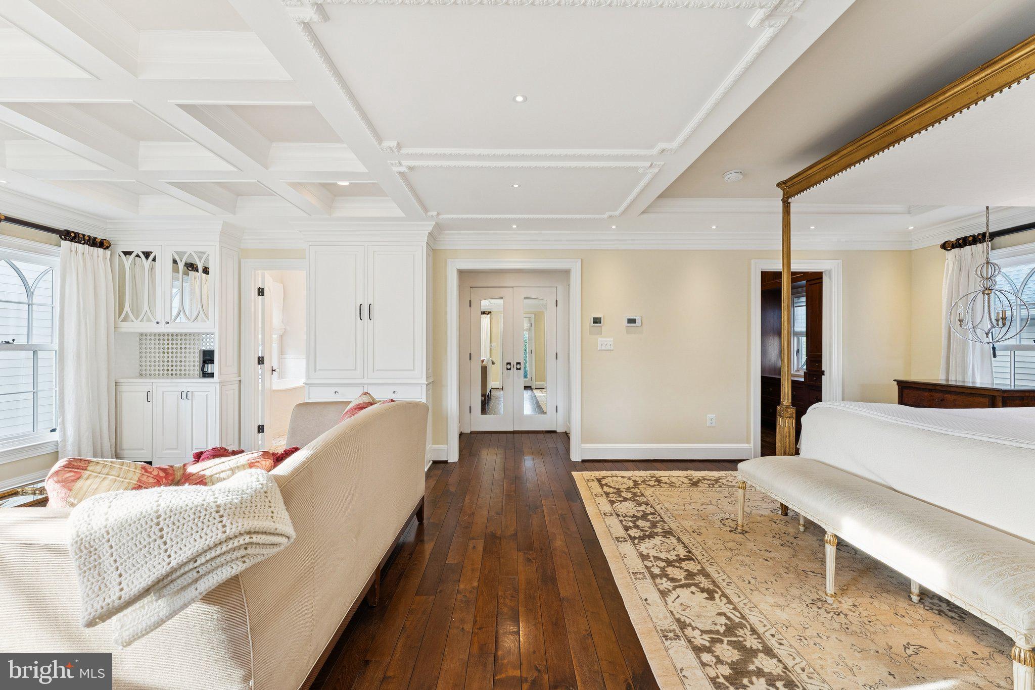 CLARENDON - Residential