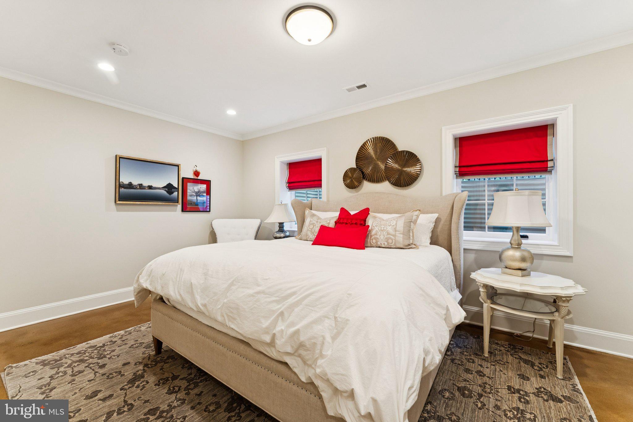 CLARENDON - Residential