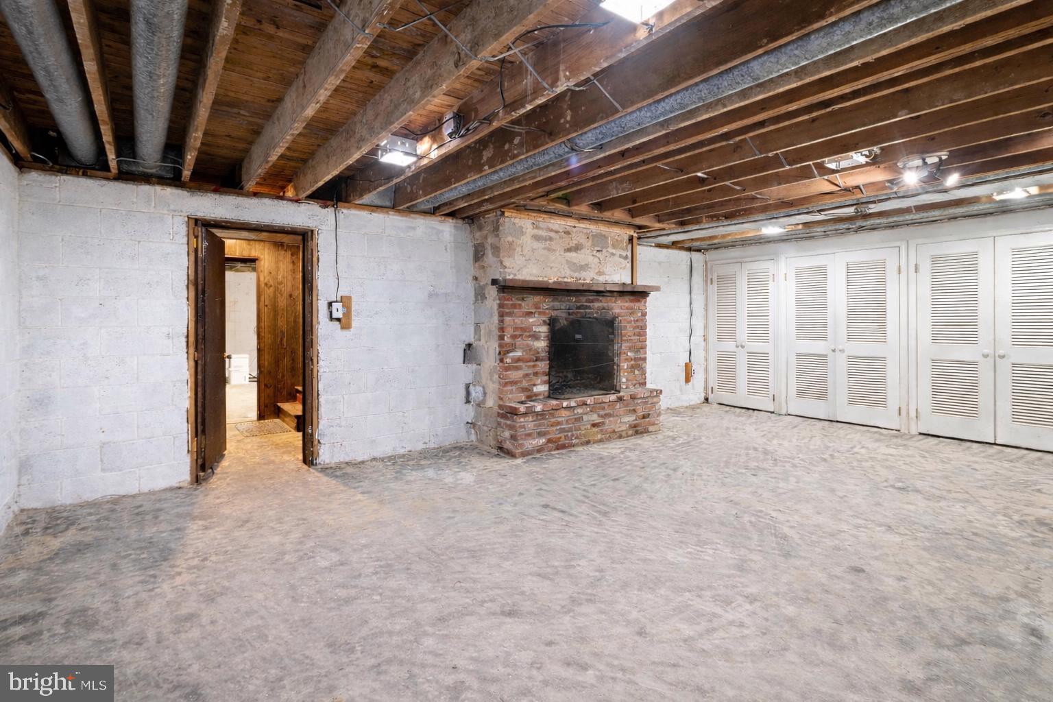 LINTON HILL FARM - Residential