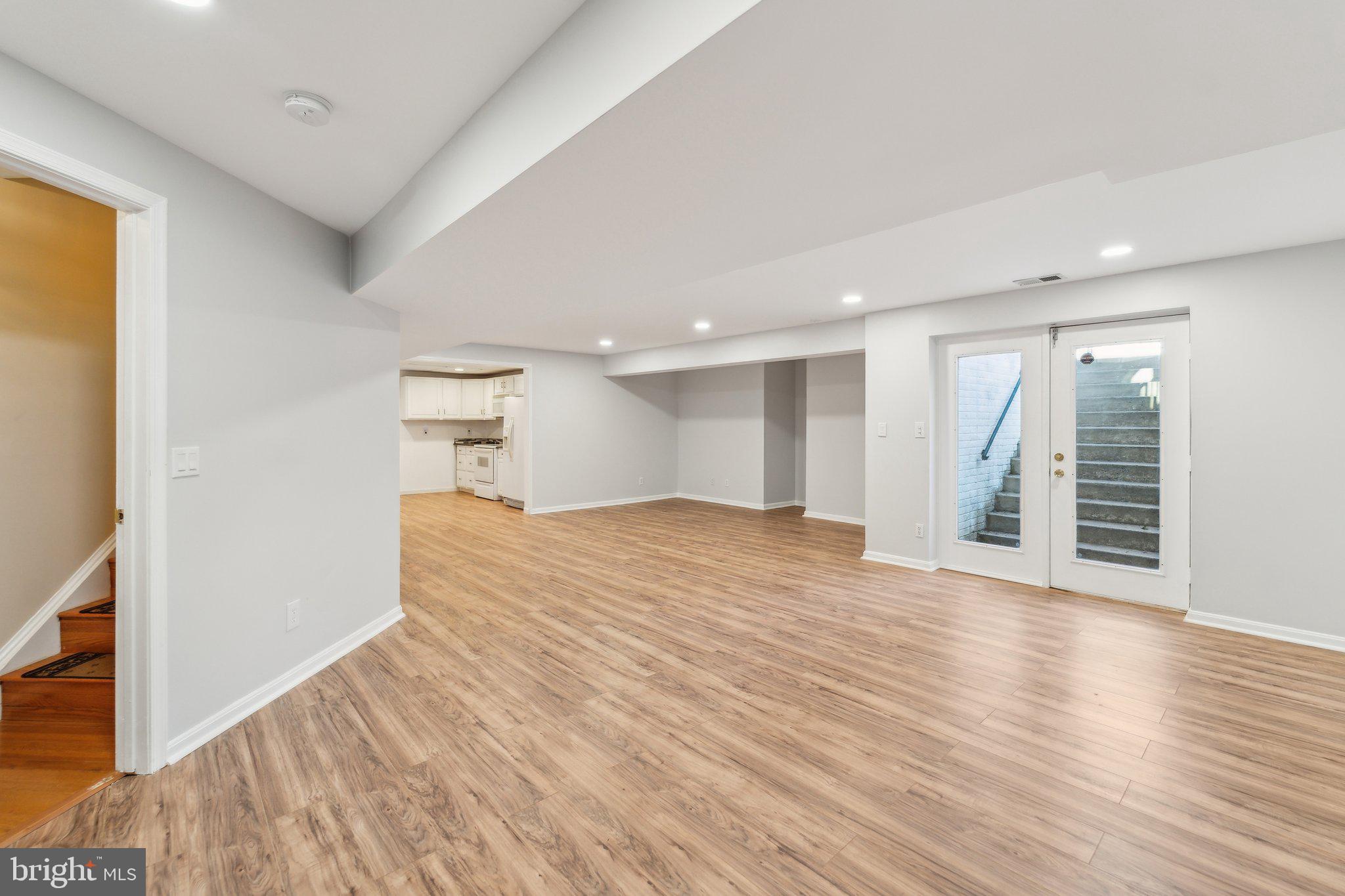 WILLOW PONDS - Residential