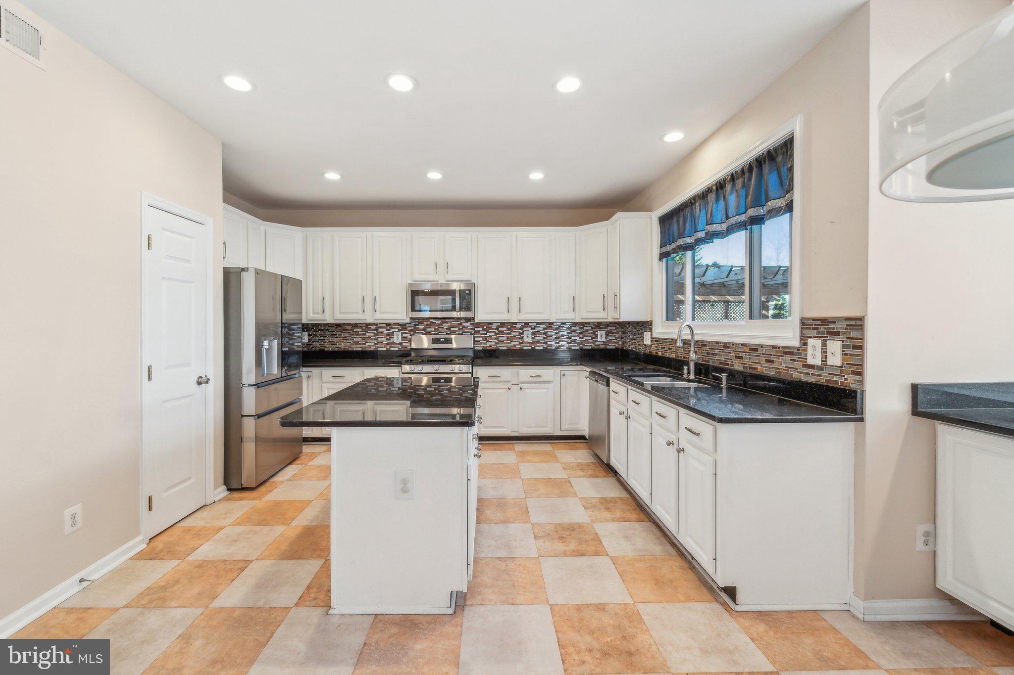 WILLOW PONDS - Residential