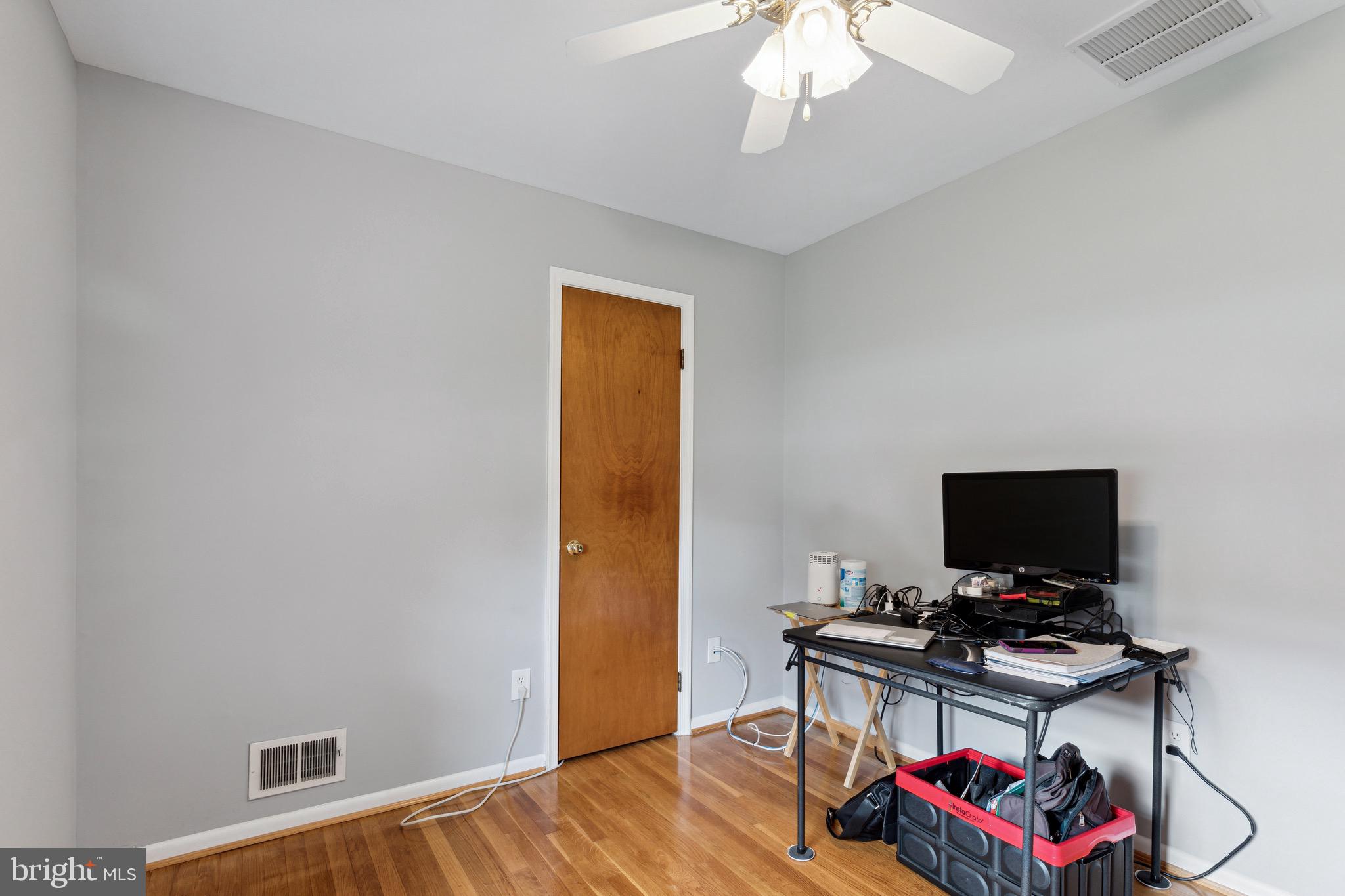 CALVERTON - Residential