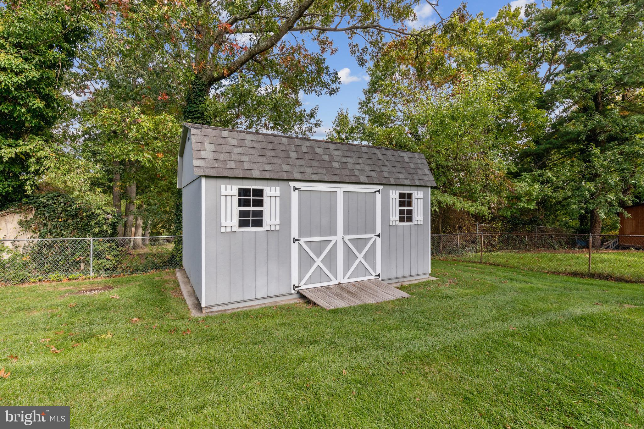 CALVERTON - Residential