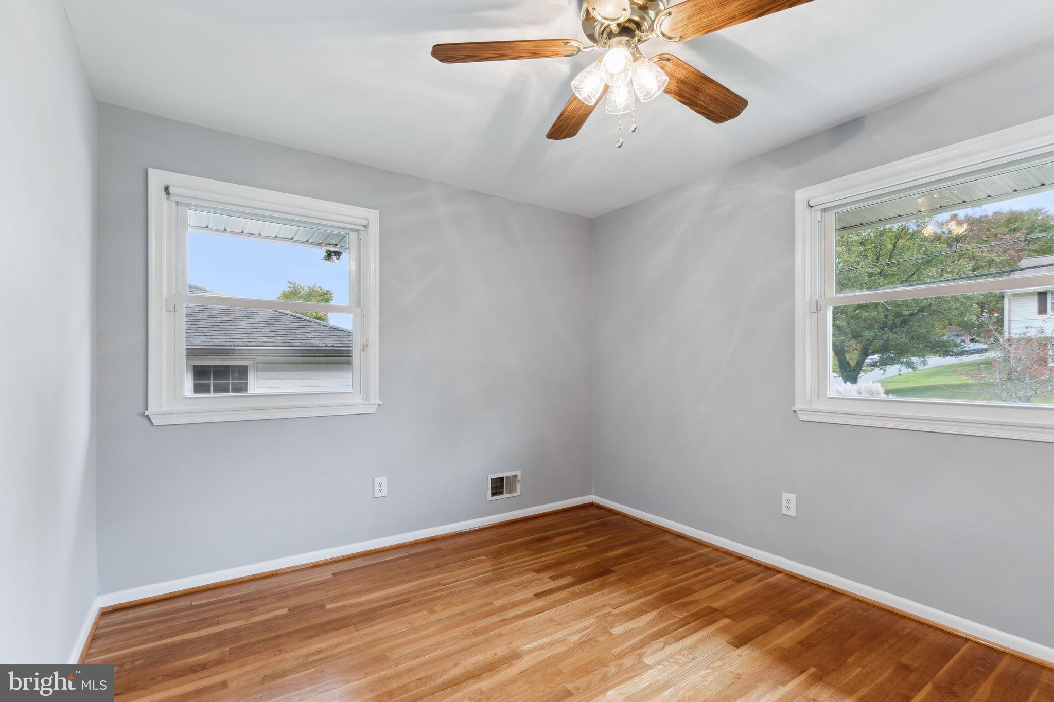 CALVERTON - Residential