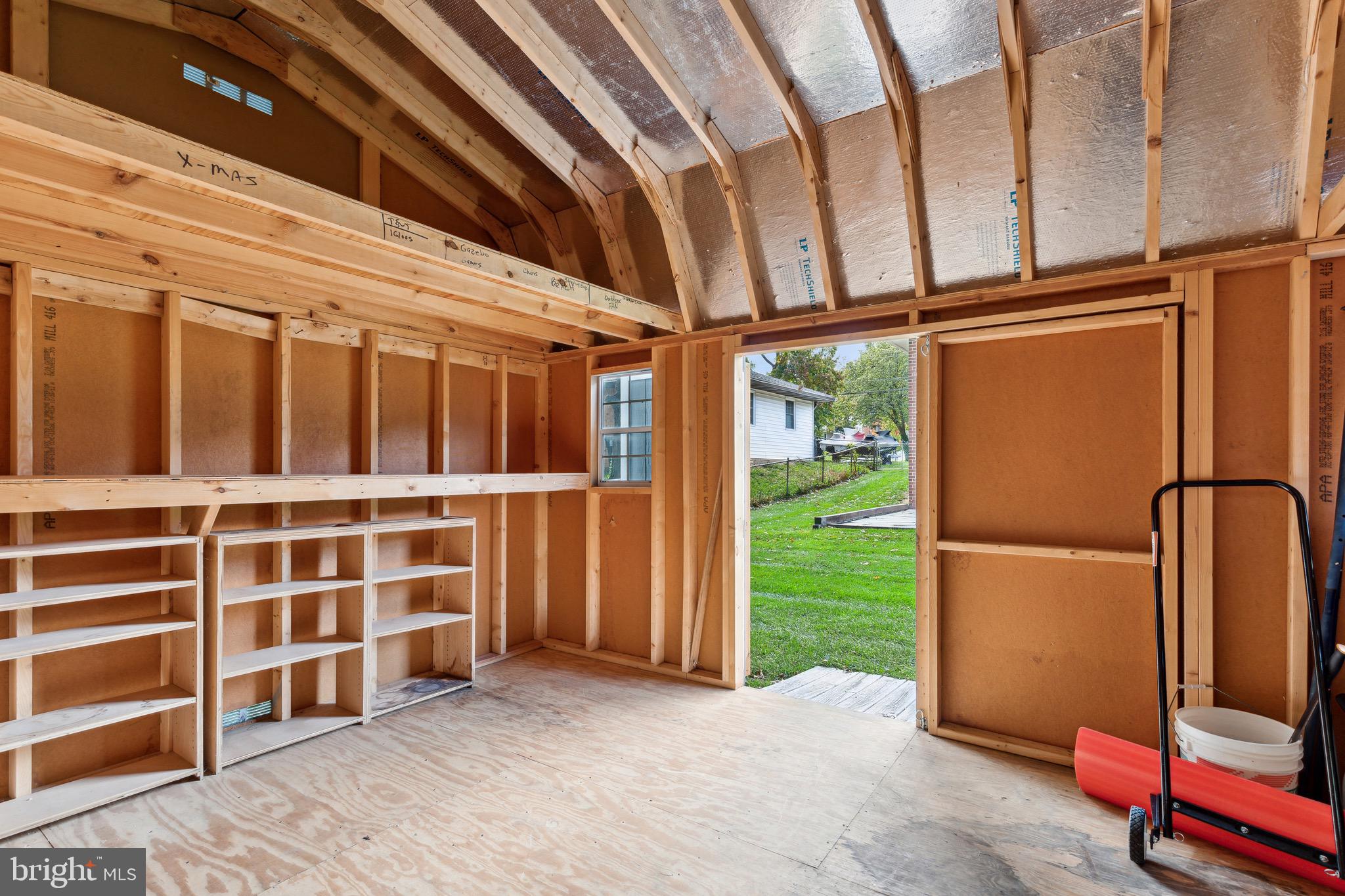 CALVERTON - Residential