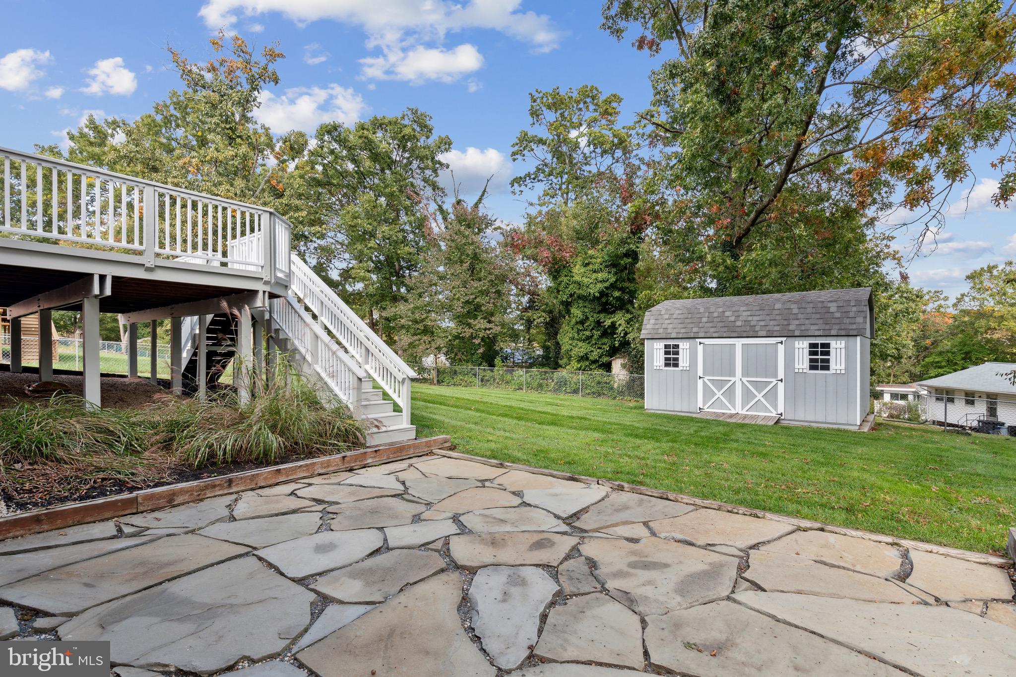 CALVERTON - Residential