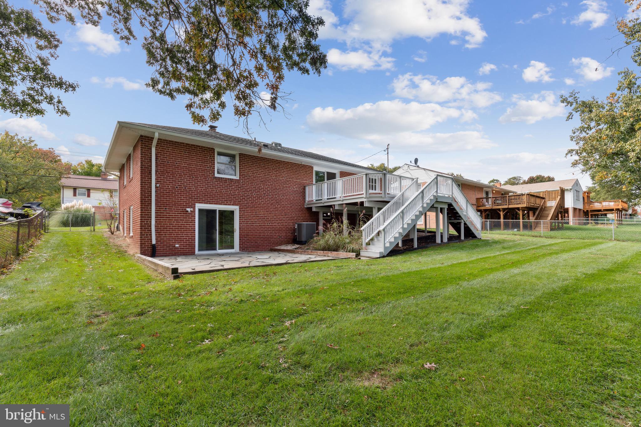 CALVERTON - Residential