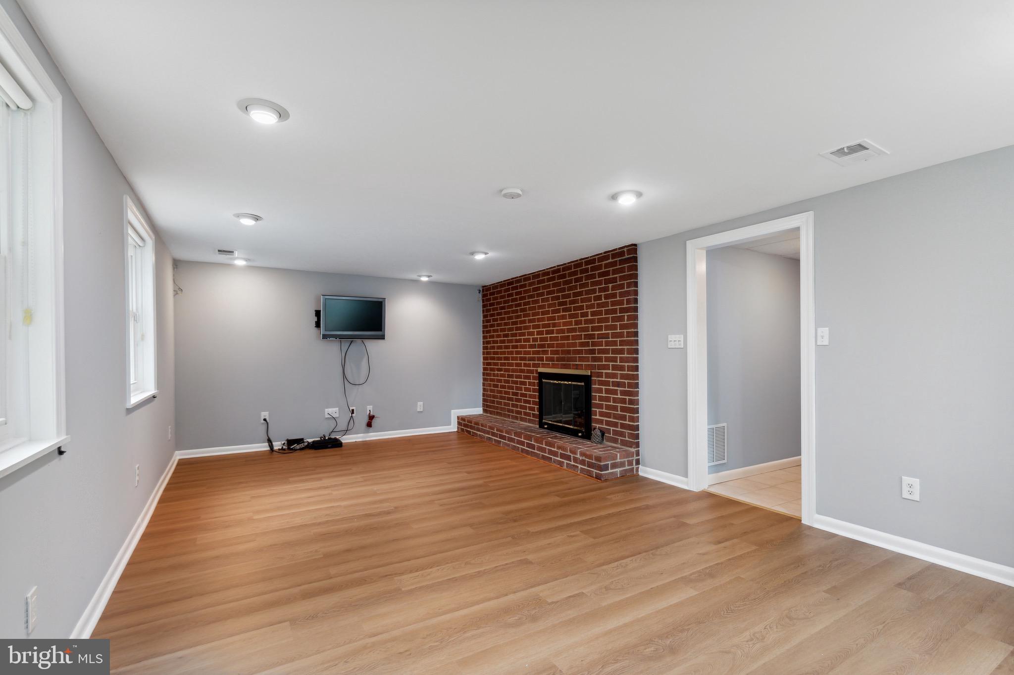 CALVERTON - Residential