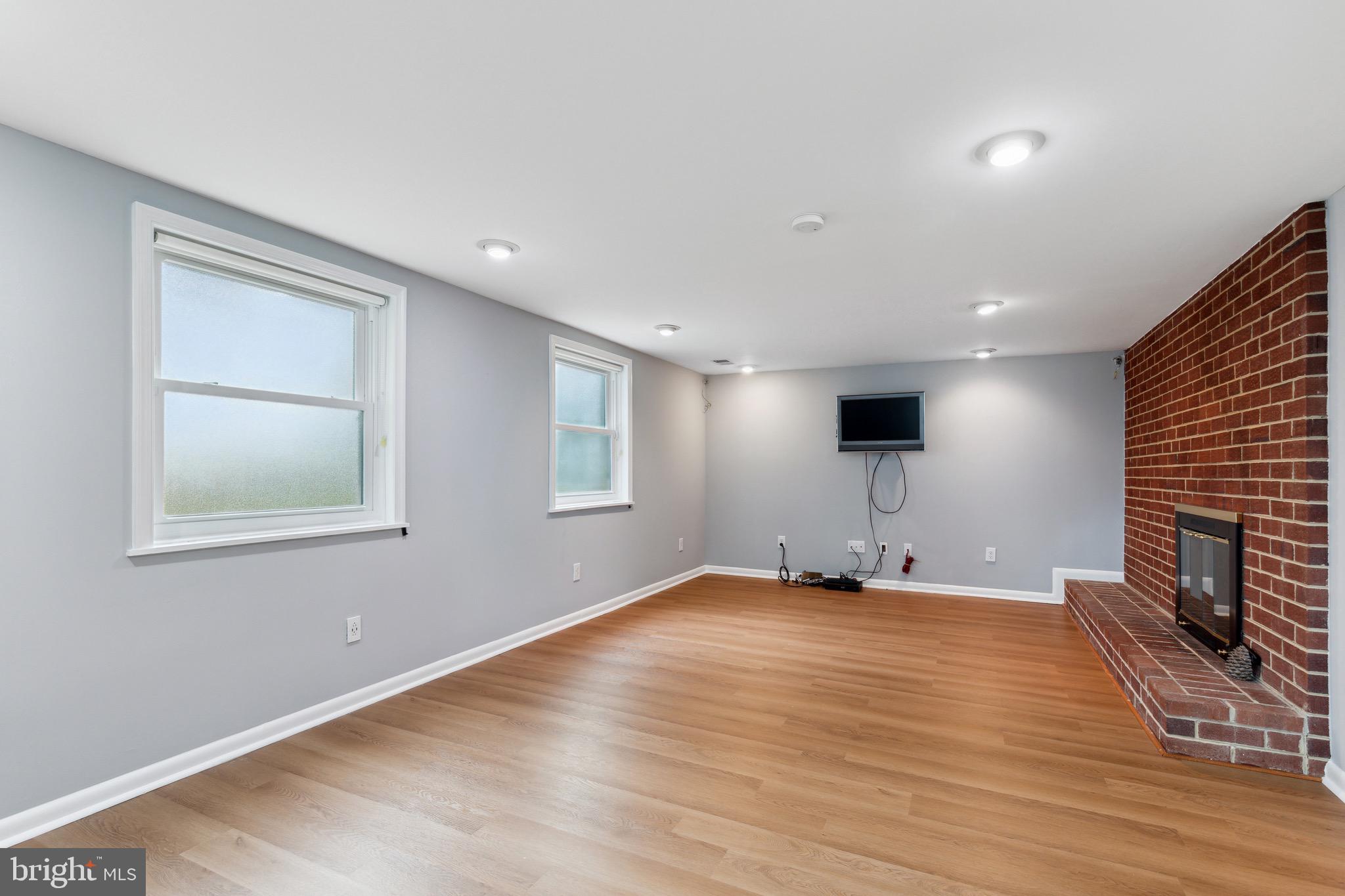 CALVERTON - Residential