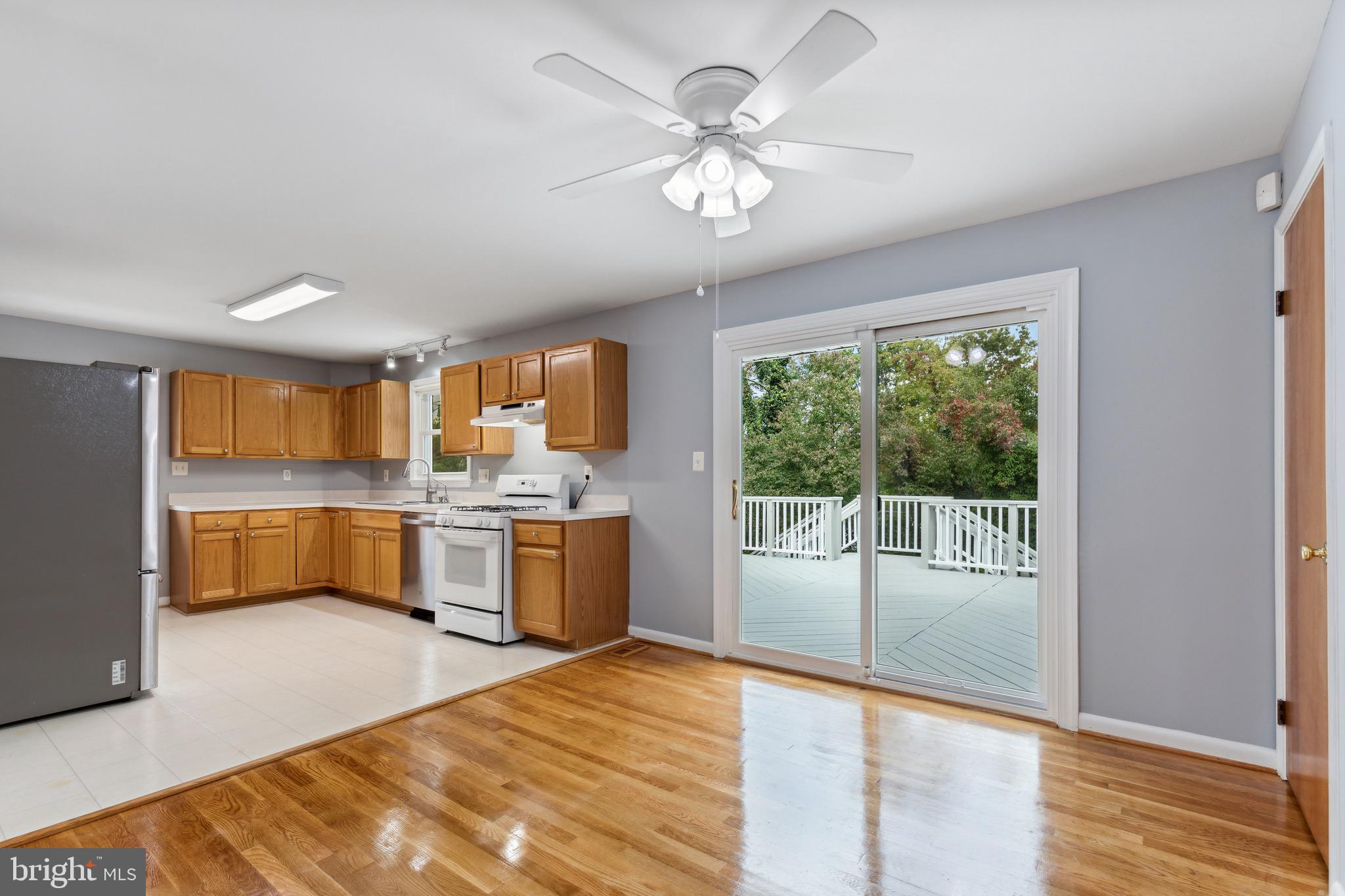 CALVERTON - Residential