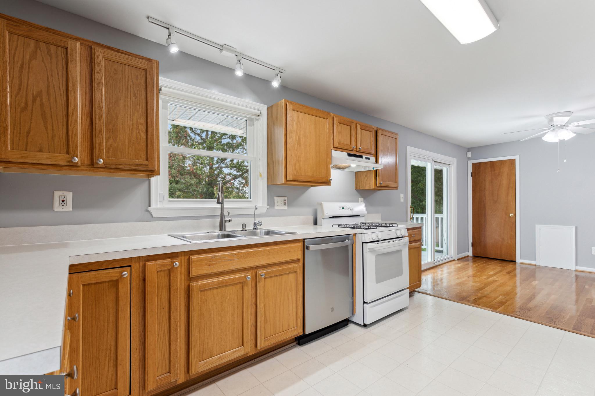 CALVERTON - Residential