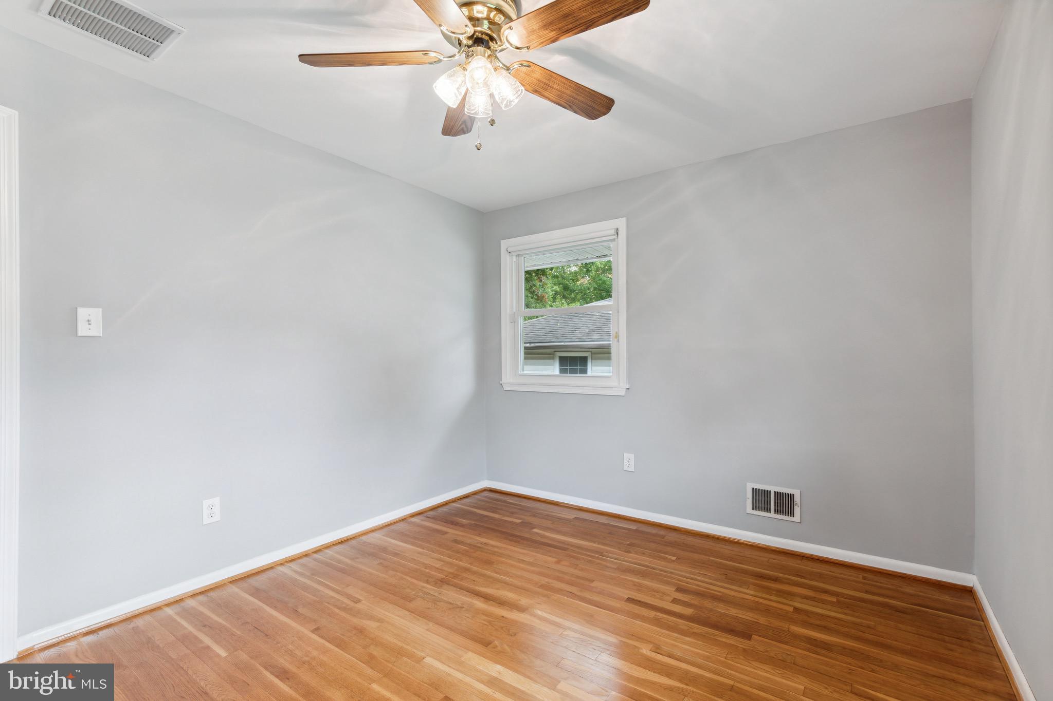 CALVERTON - Residential