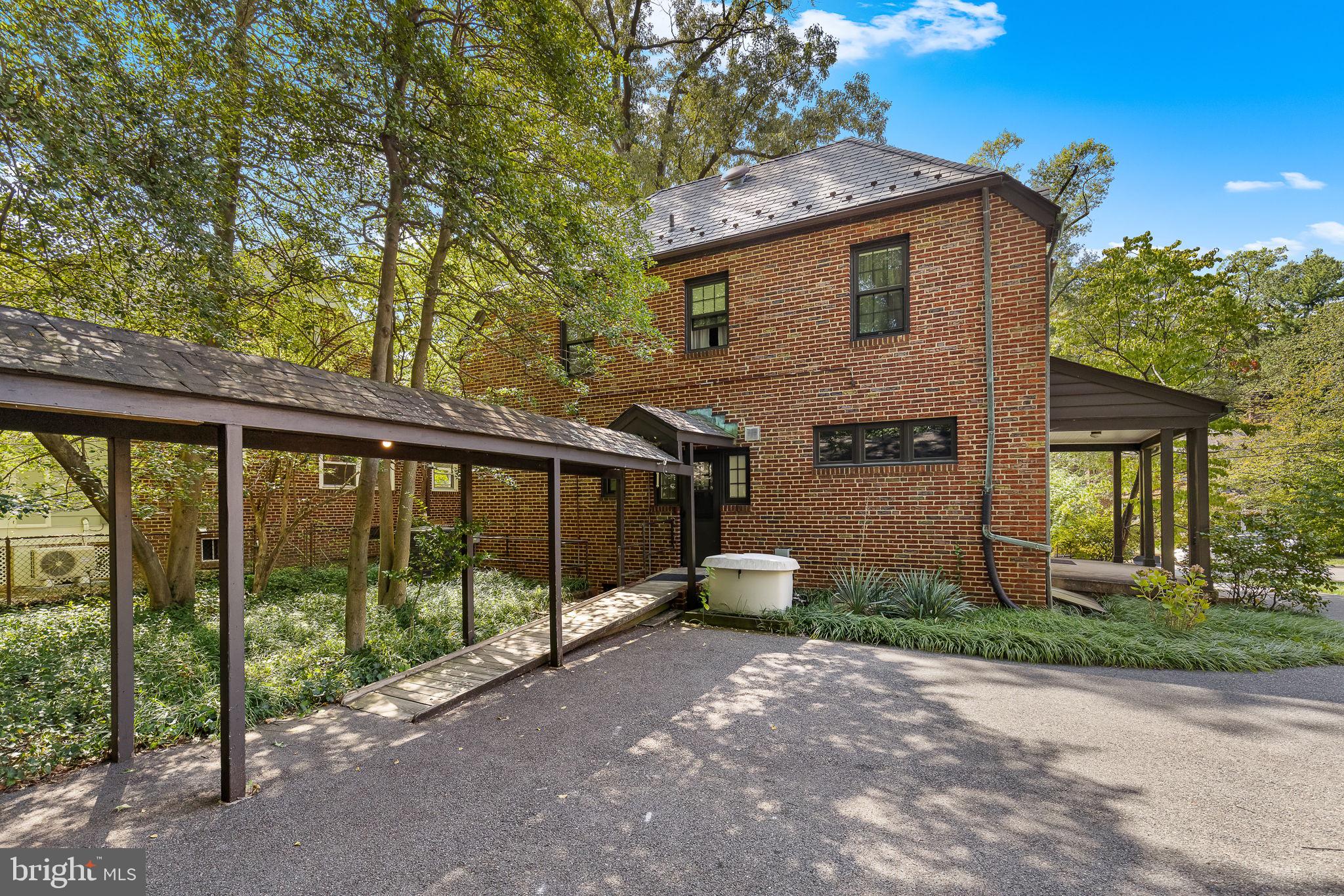 UNIVERSITY PARK - Residential