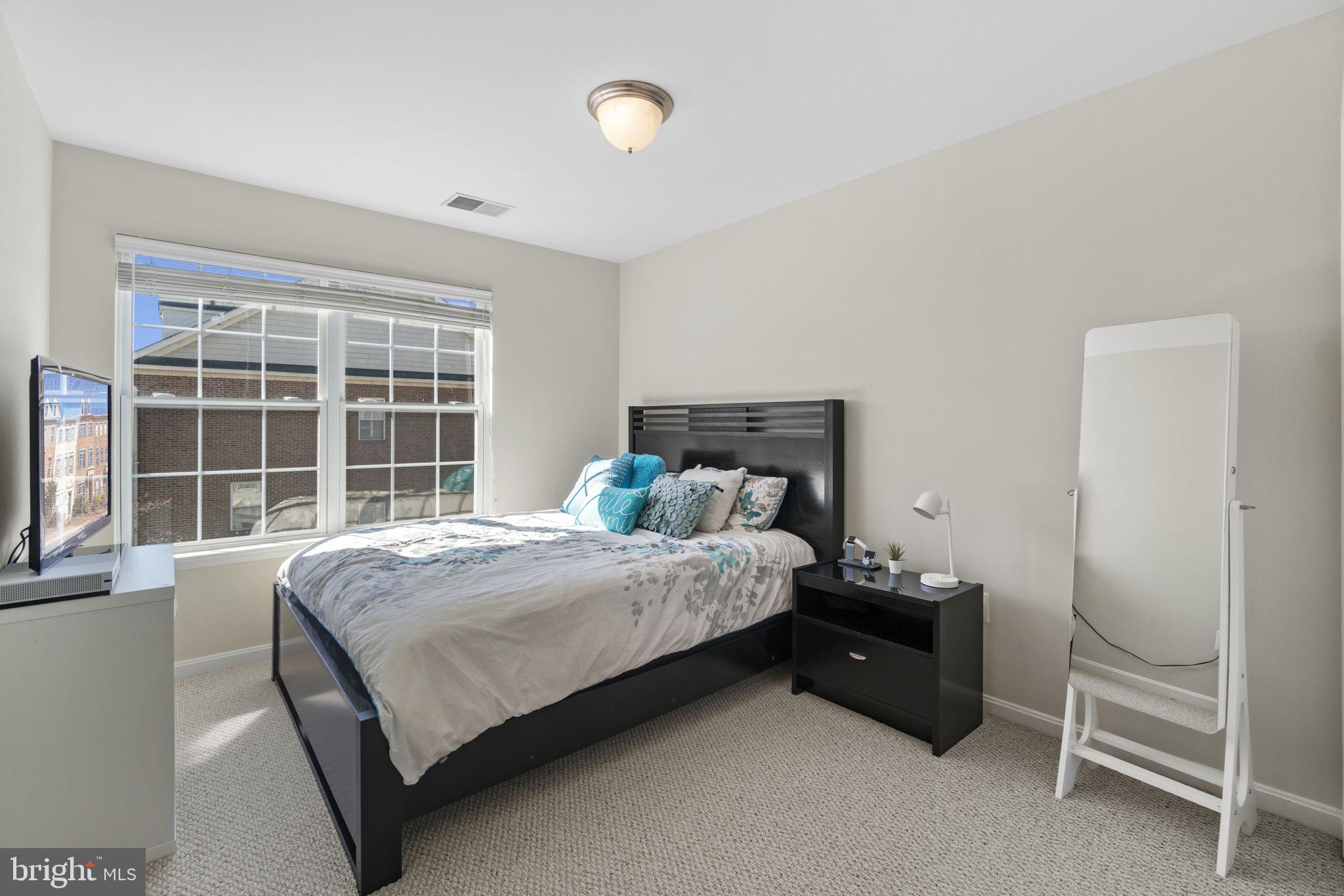 BELMONT BAY - Residential Lease