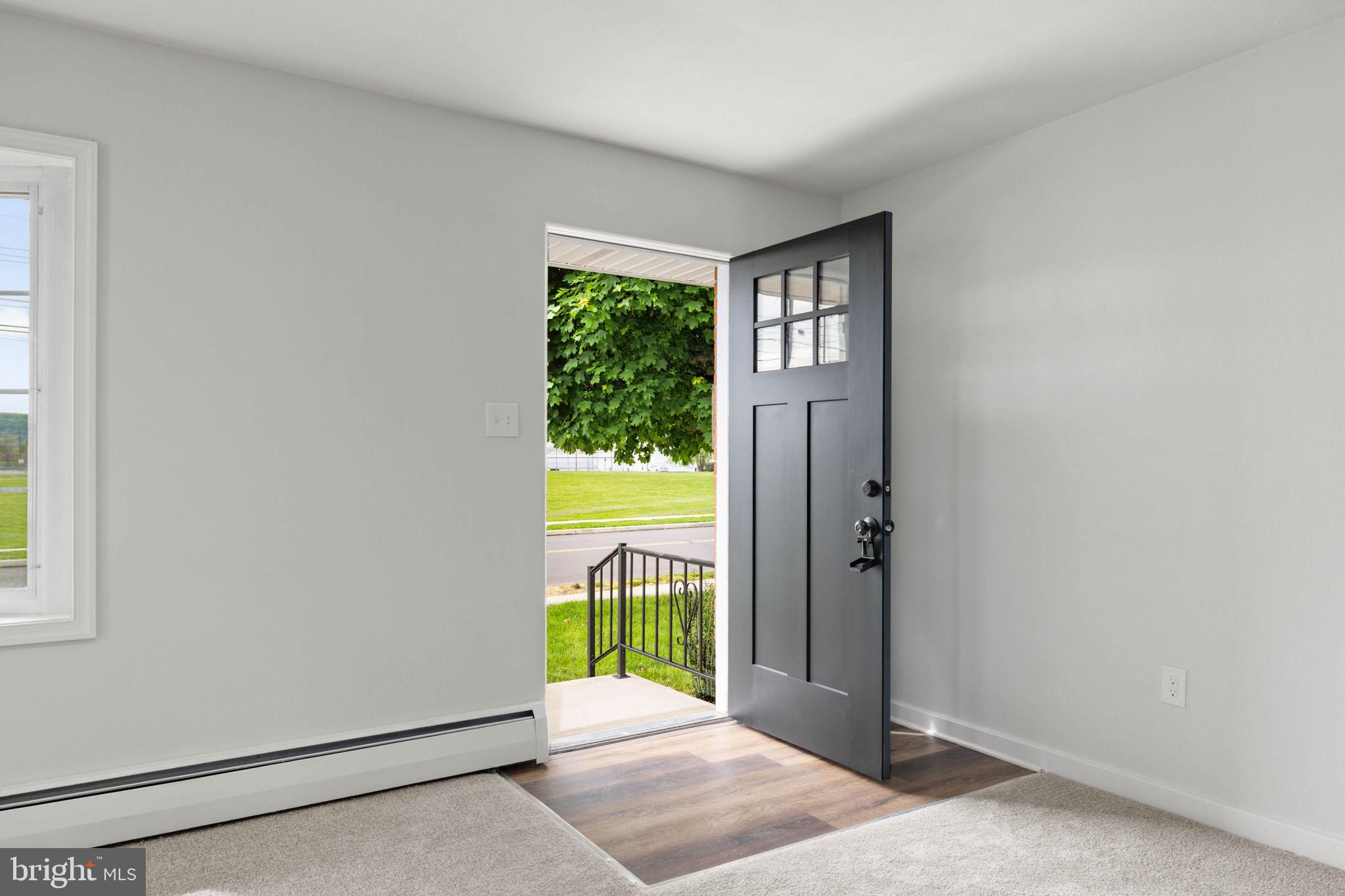 715 E 10TH STREET