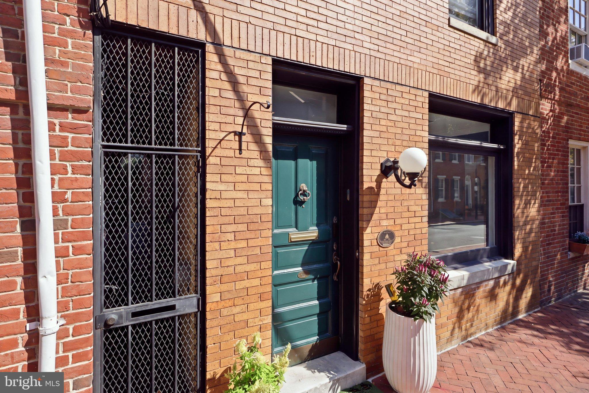 1602 SHAKESPEARE STREET