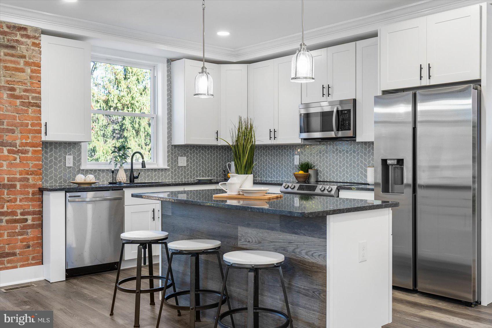 MOUNT WASHINGTON - Residential