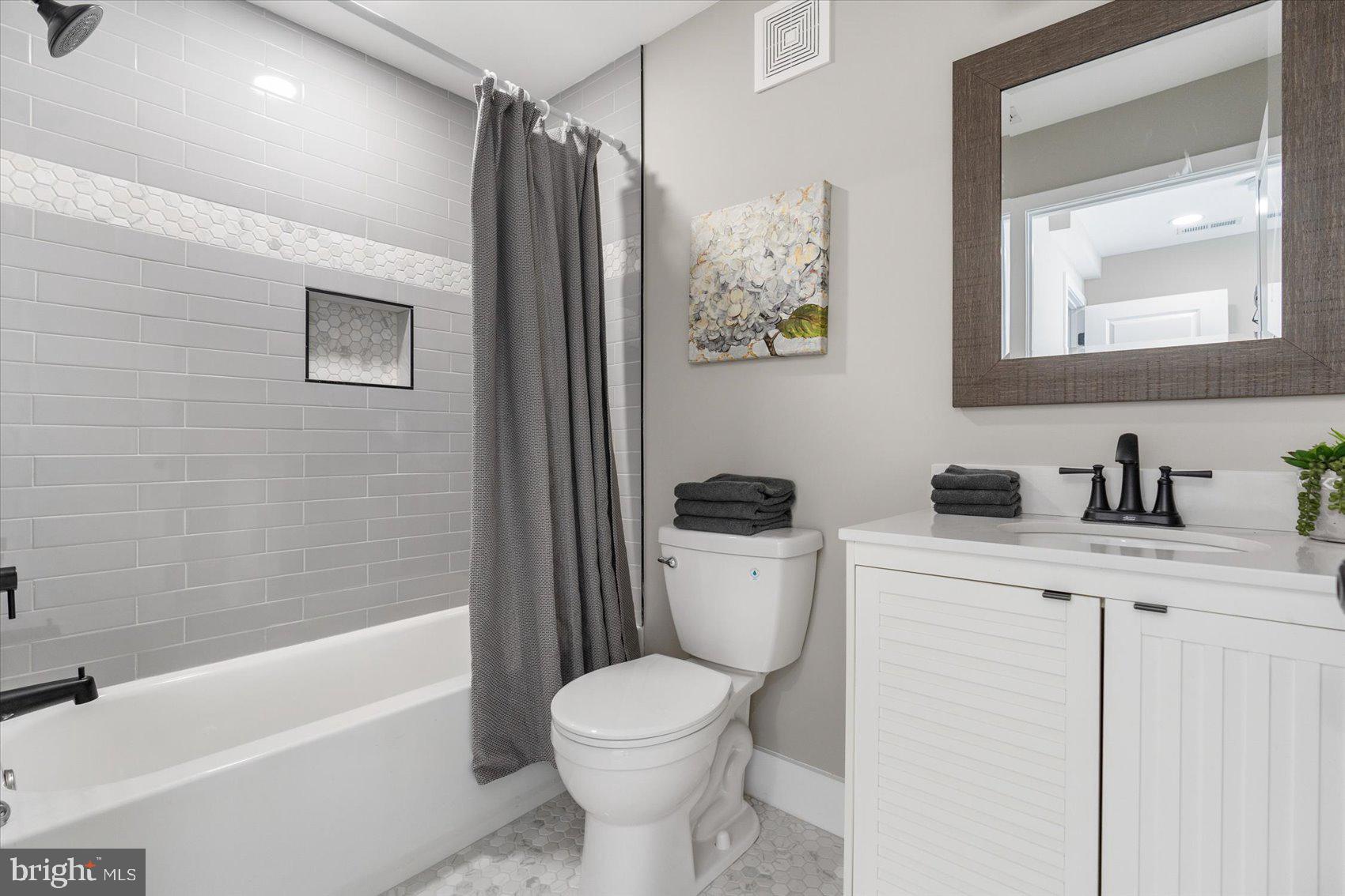 MOUNT WASHINGTON - Residential