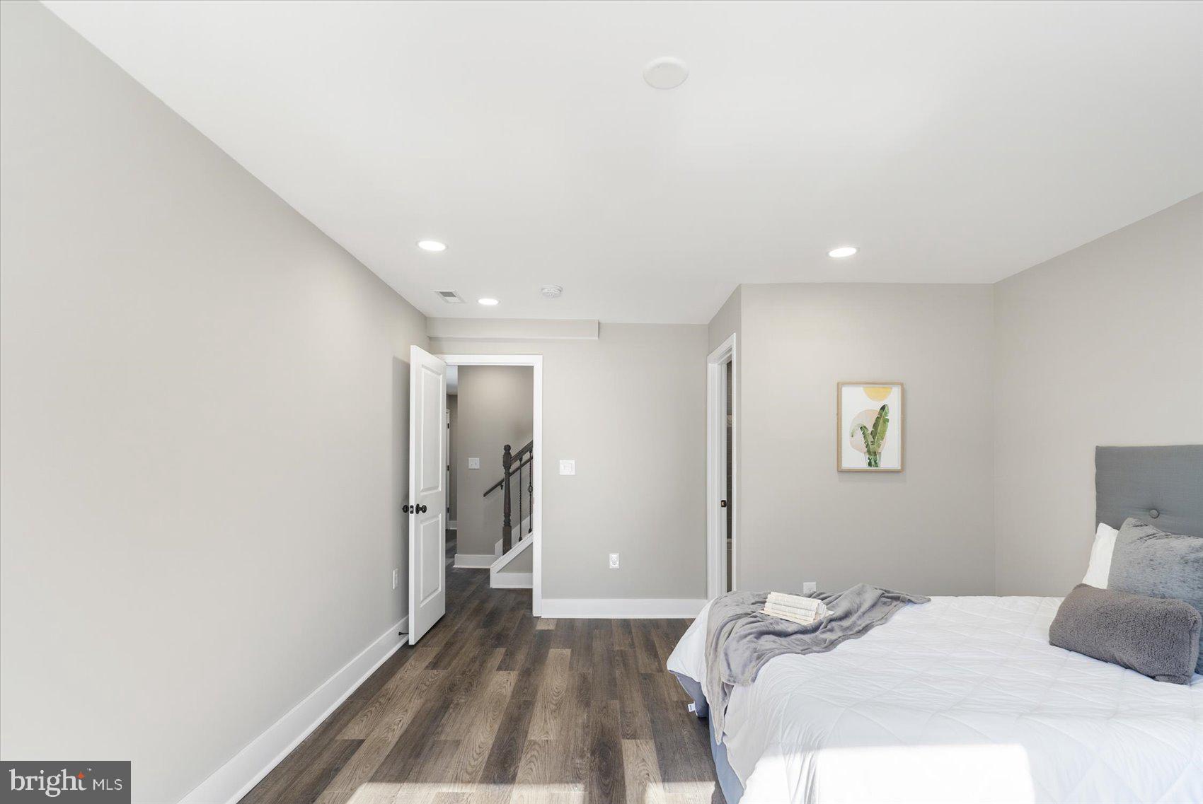 MOUNT WASHINGTON - Residential