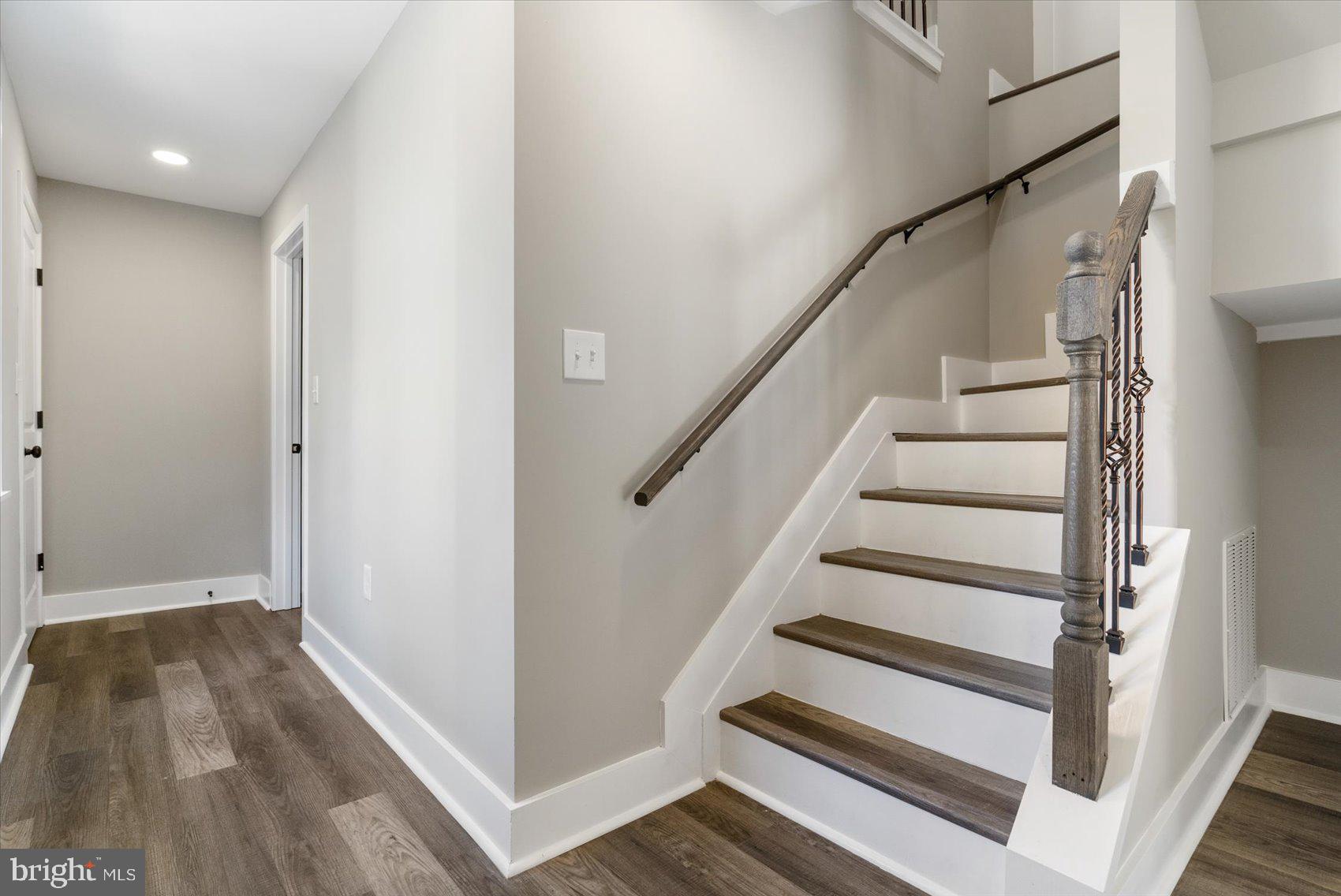 MOUNT WASHINGTON - Residential